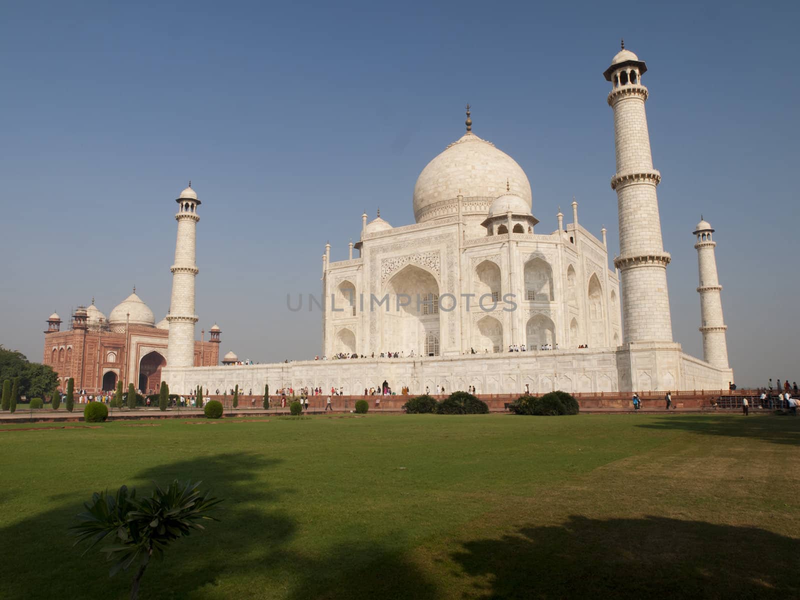 A Beautiful white marble mausoleum of the Taj Mahal
