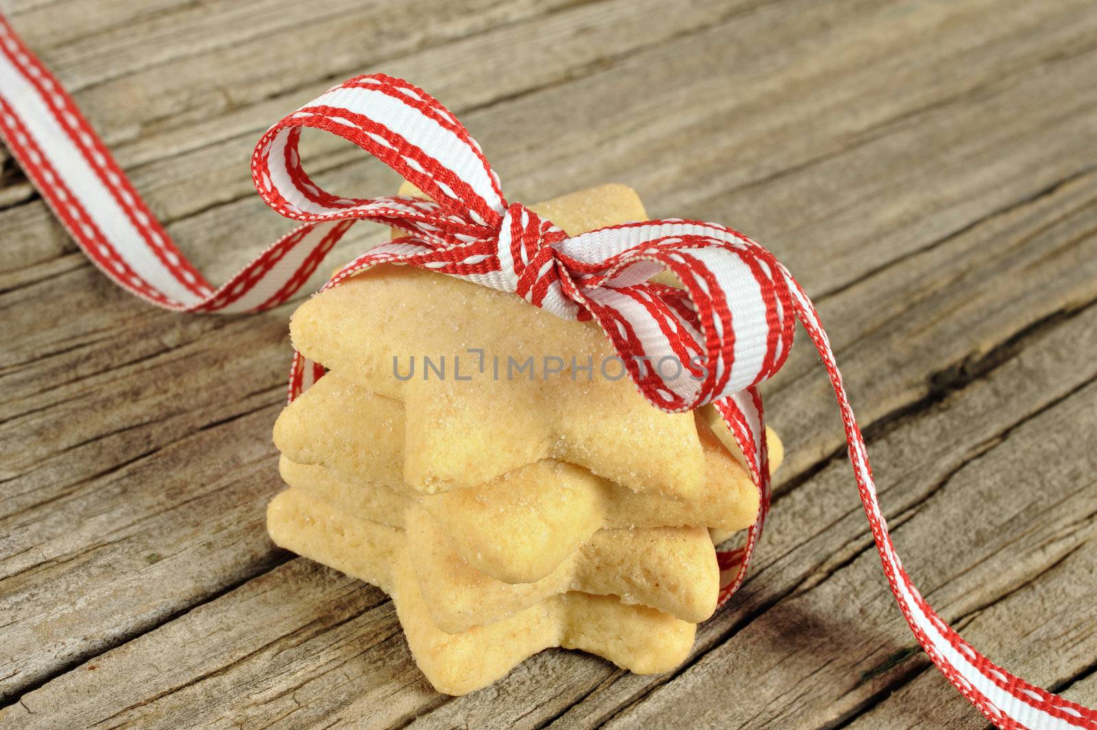 Star shaped cookies with red ribbon