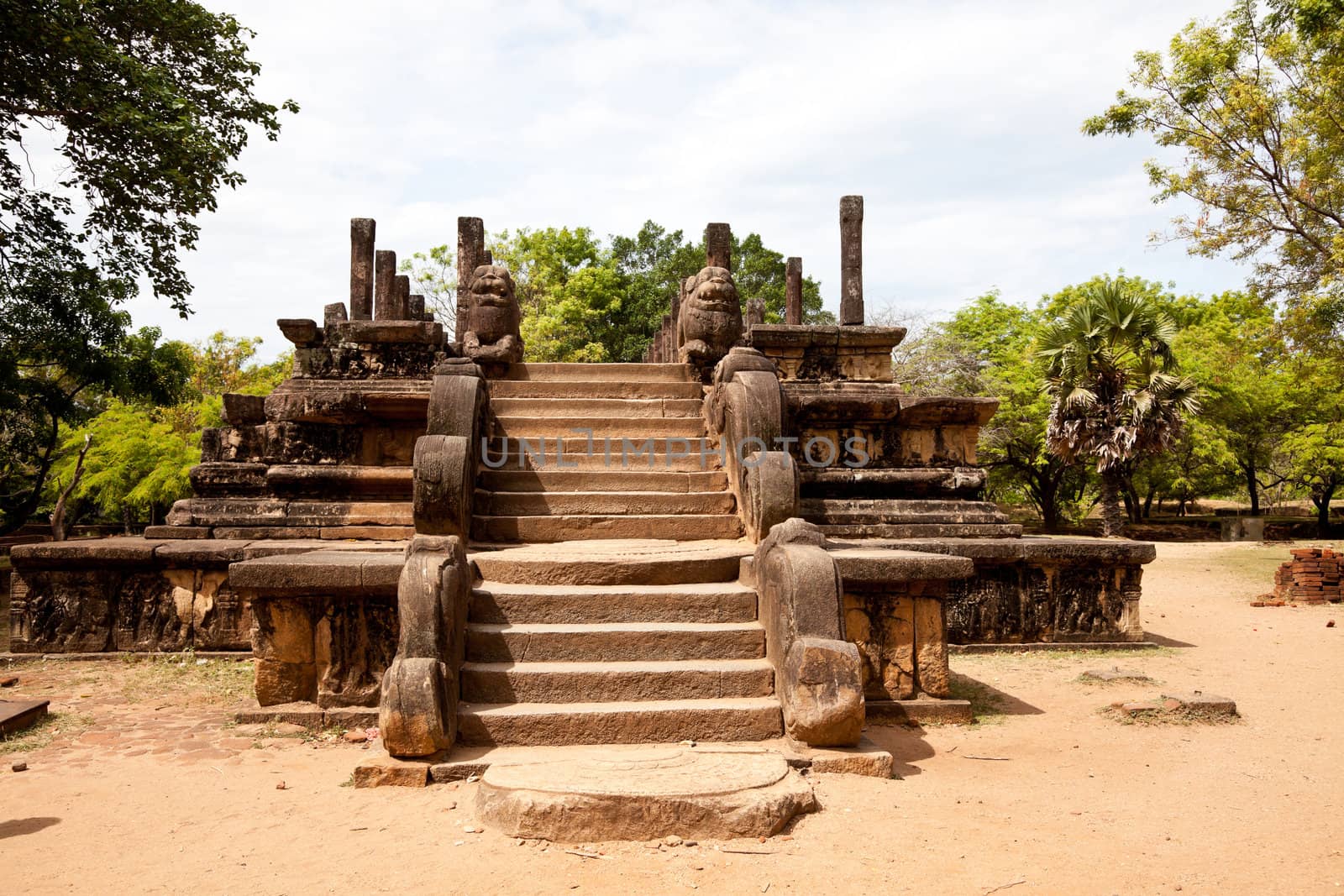 king's council chamber, polonnaruwa, sri lanka