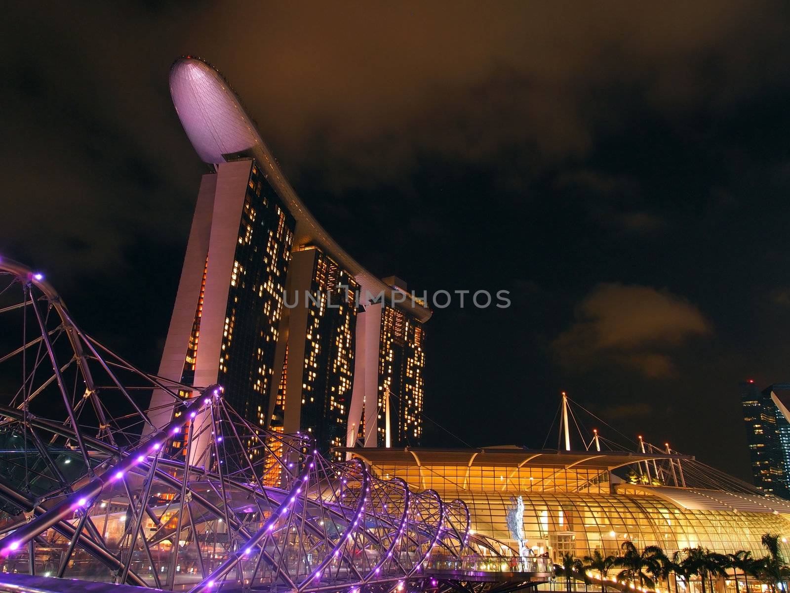 SINGAPORE - JAN 1: The Marina Bay waterfront Jan 1,2012 in Singapore. 