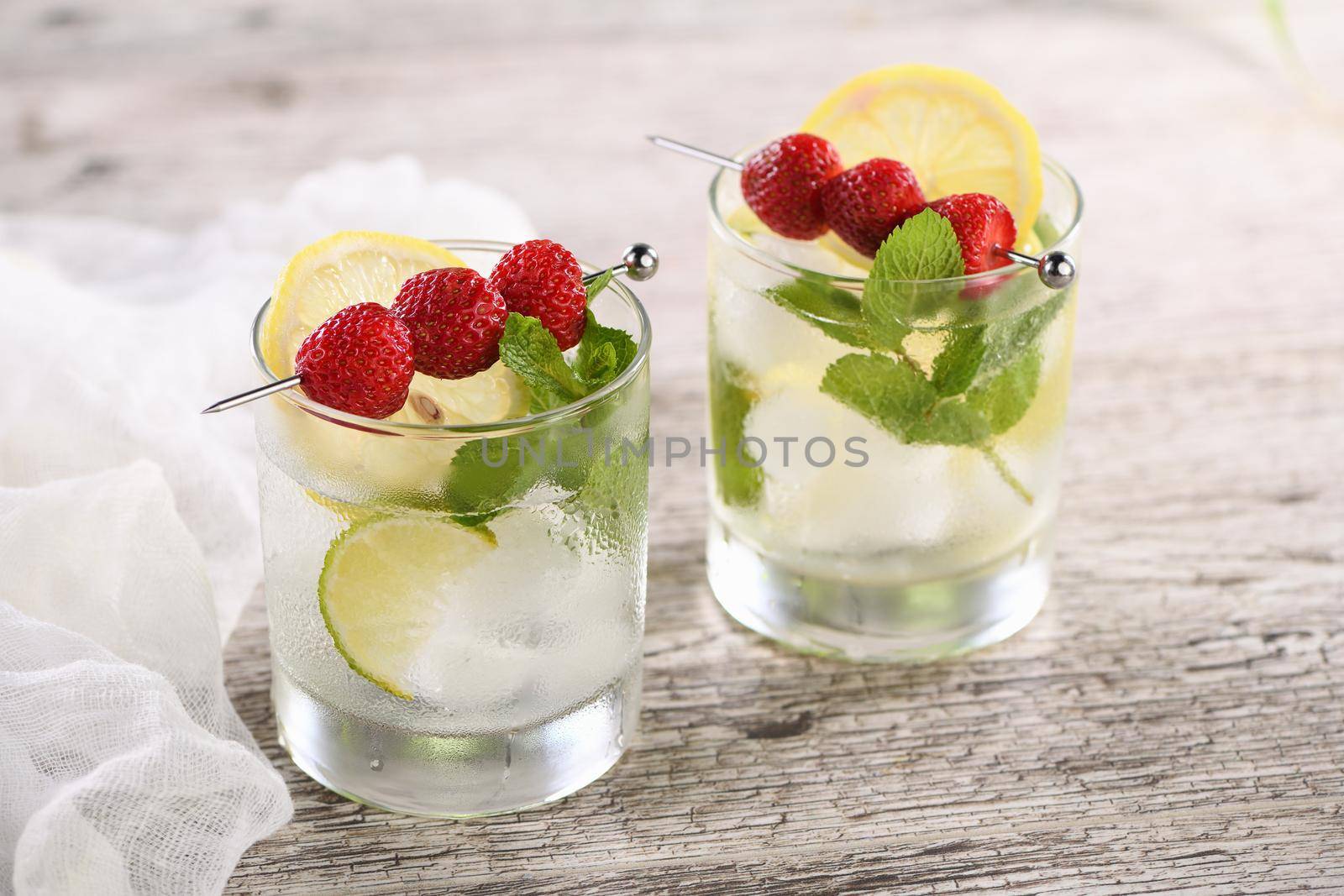 Mojito cocktail with strawberries by Apolonia