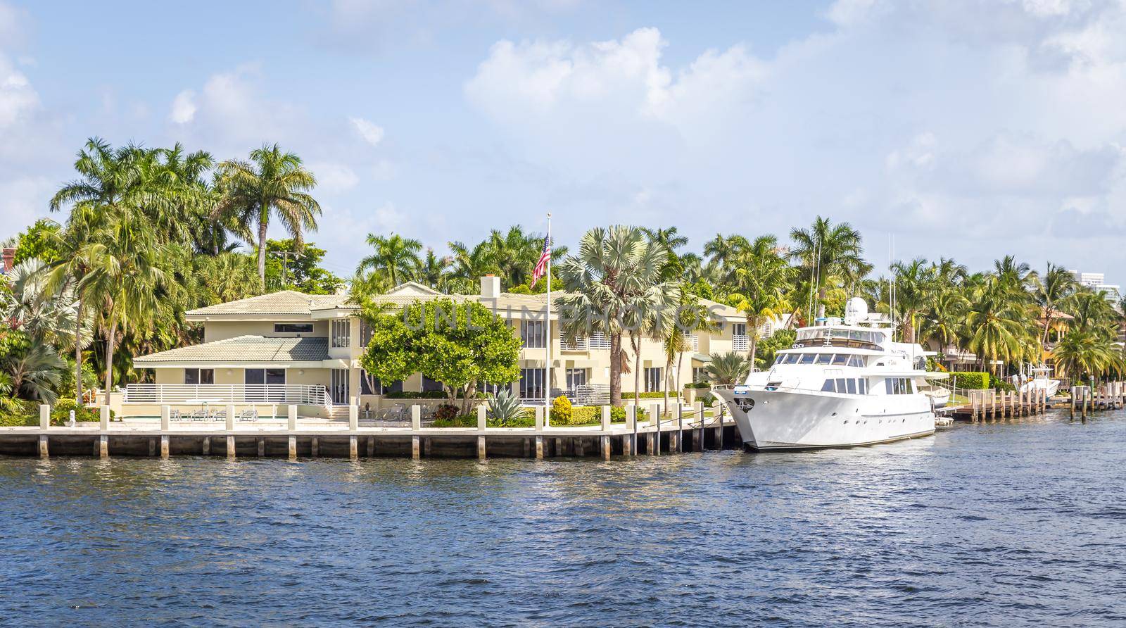 FORT LAUDERDALE, USA - AUGUST 30, 2014 : Luxury mansion in exclusive part of Fort Lauderdale known as small Venice on August 30, 2014 in Fort Lauderdale