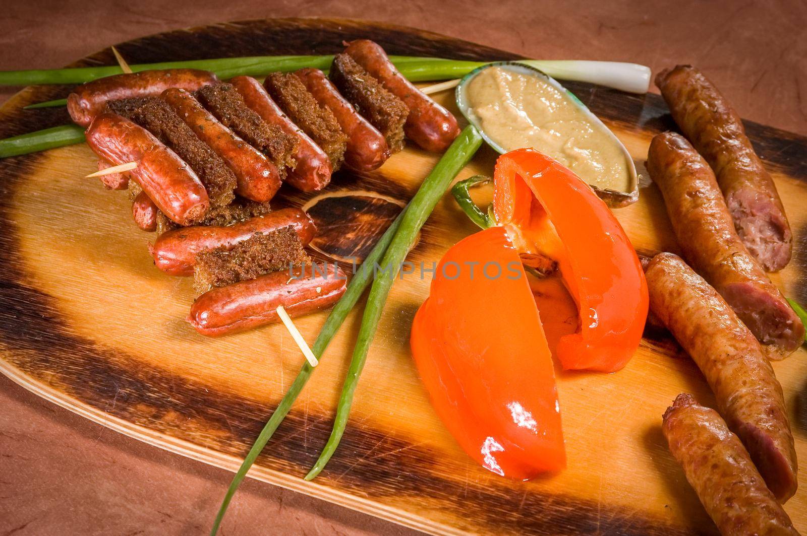 Sausage set with green onionand red pepper