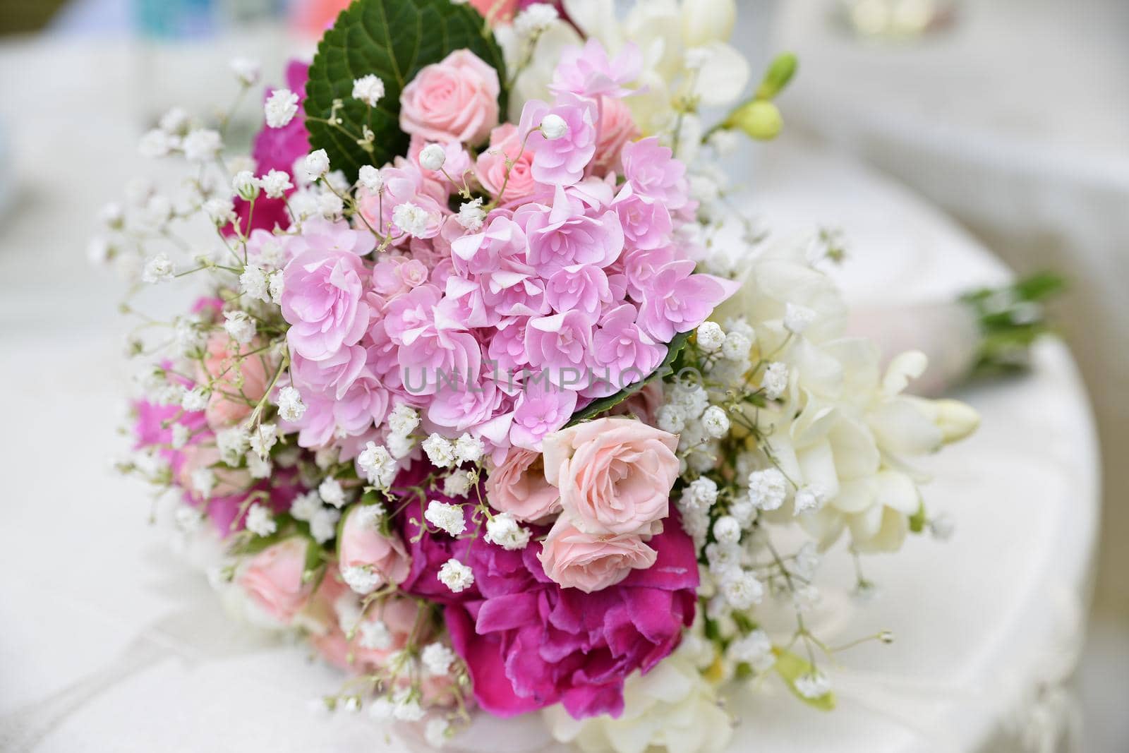 flower bouquet arrangements for wedding reception