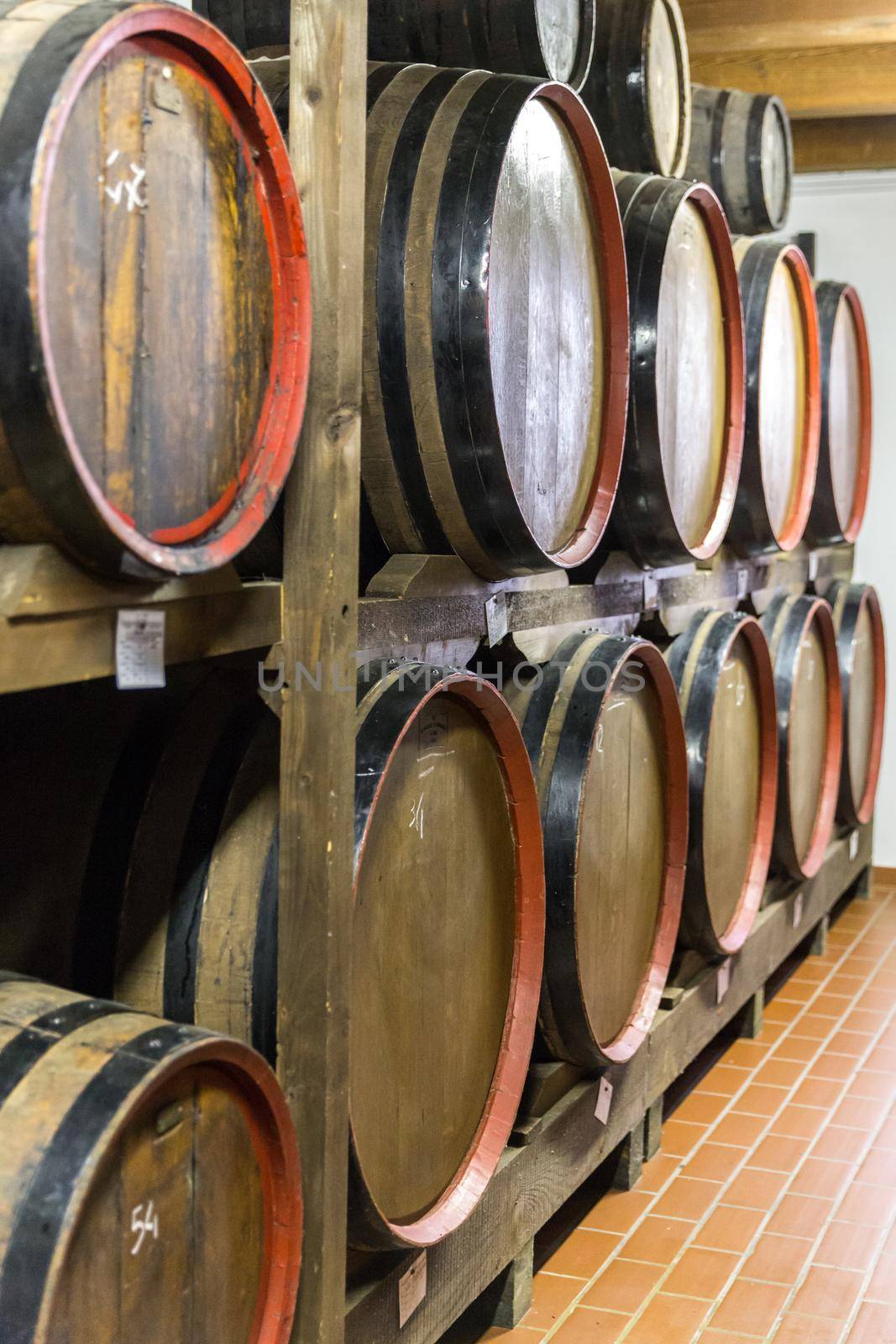 balsamic vinegar barrels storing and aging