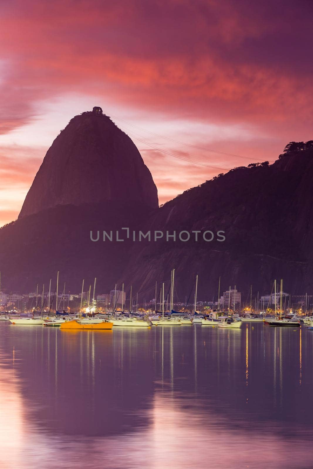 mountain Sugar Loaf  by f11photo