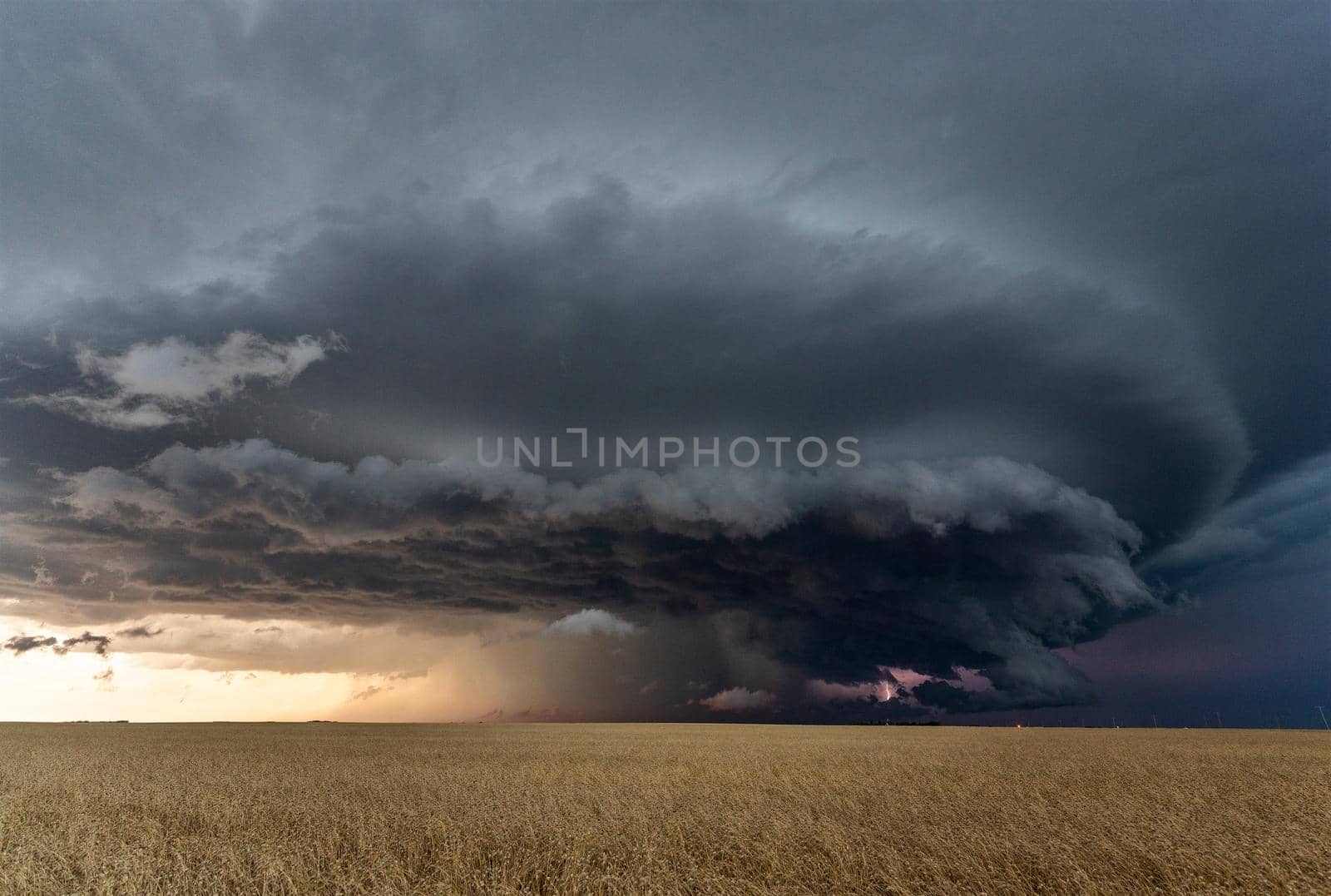 Prairie Storm Canada Summer time clouds warning