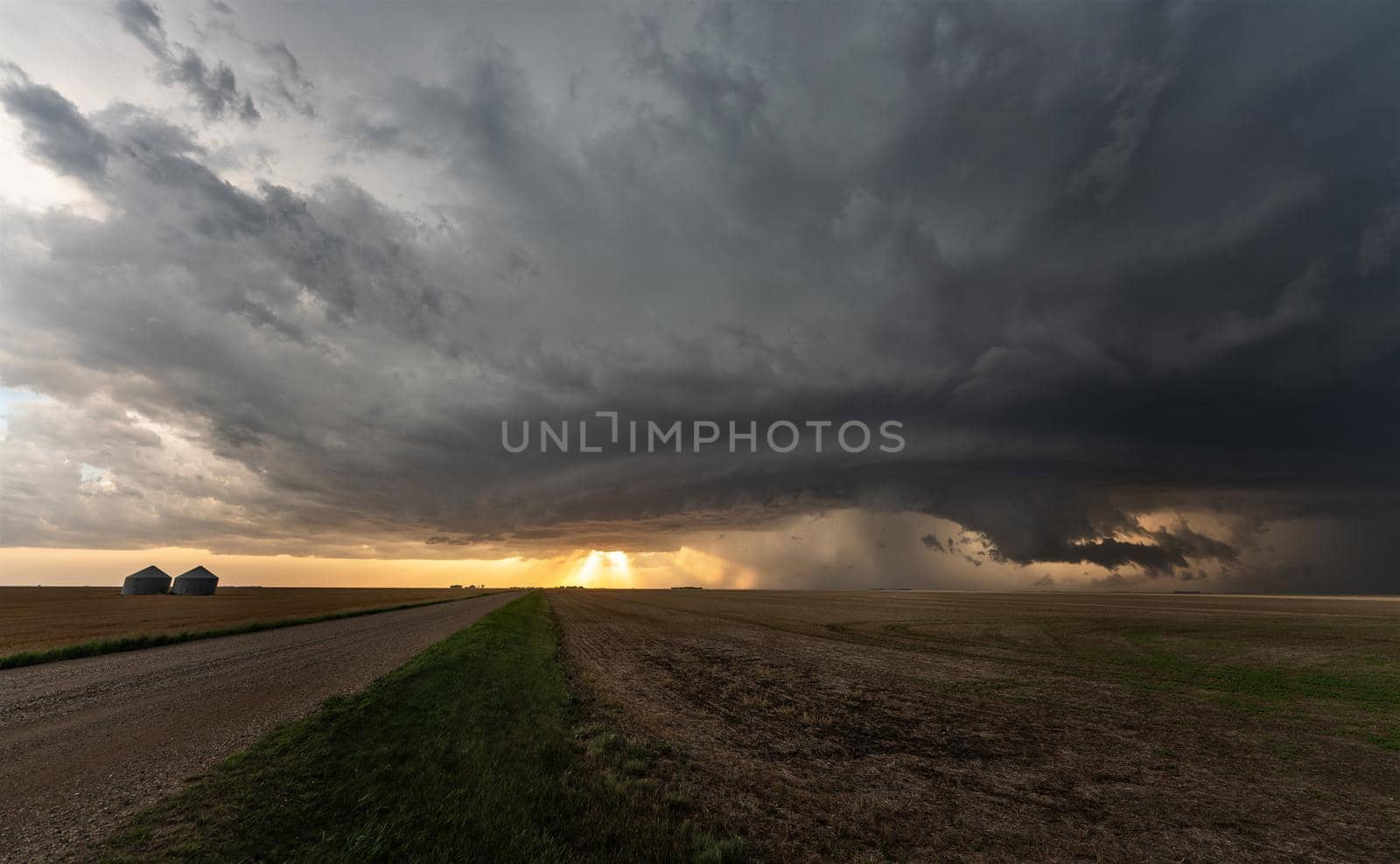 Prairie Storm Canada Summer time clouds warning