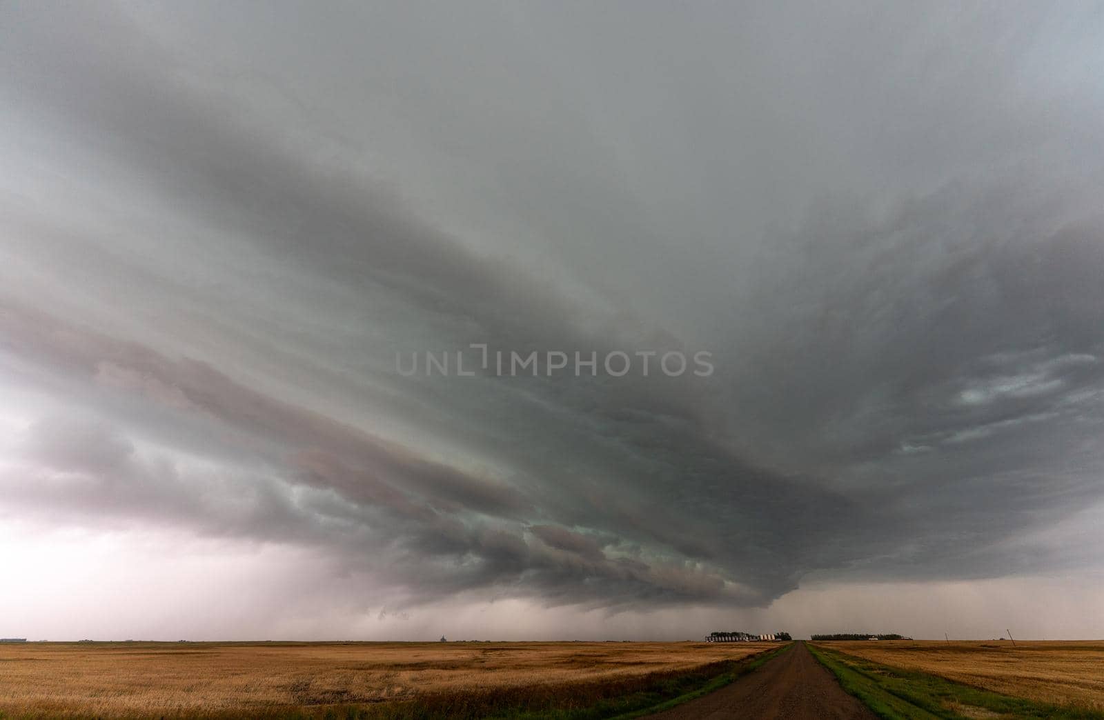 Prairie Storm Canada Summer time clouds warning
