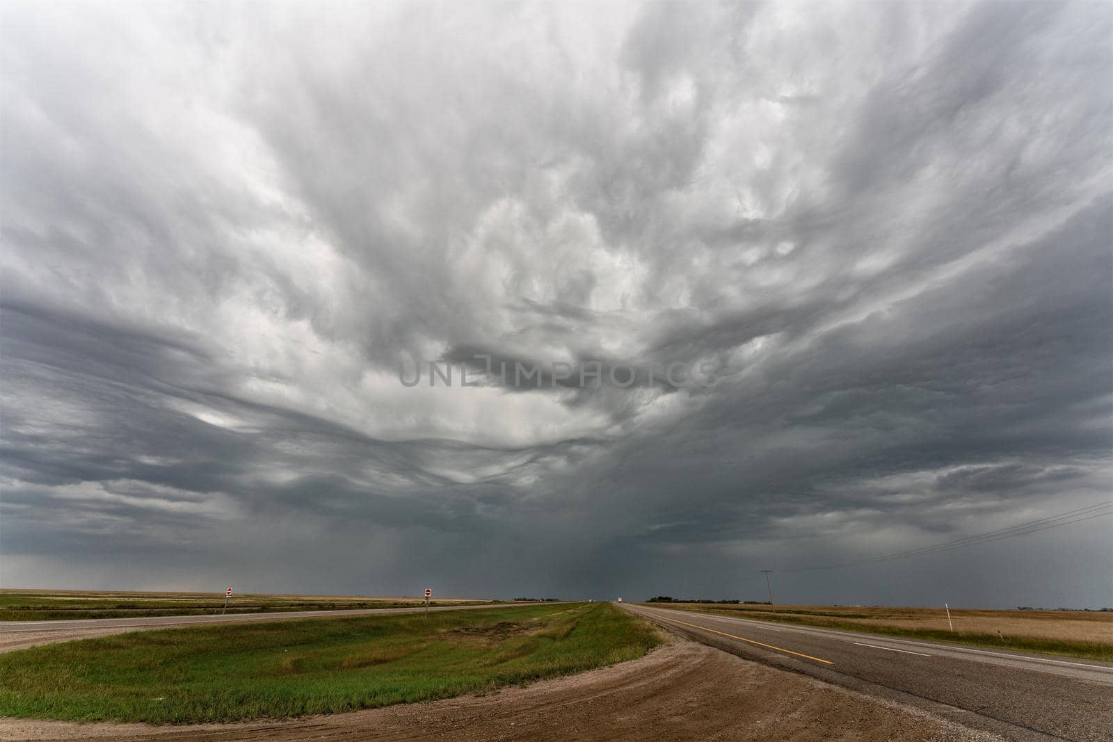 Prairie Storm Canada Summer time clouds warning