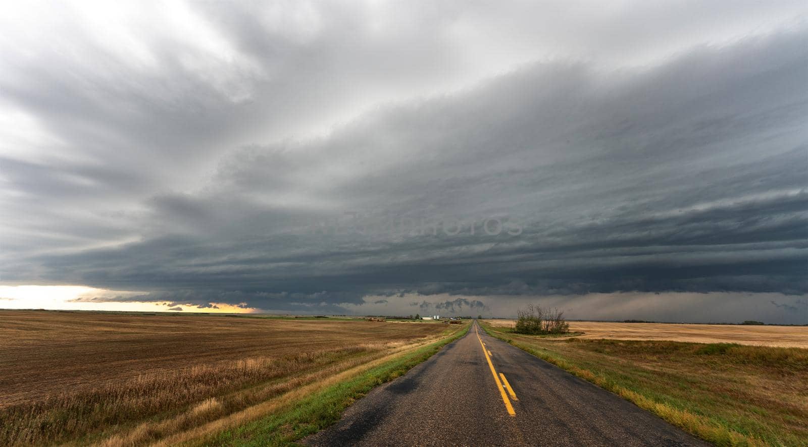 Prairie Storm Canada Summer time clouds warning