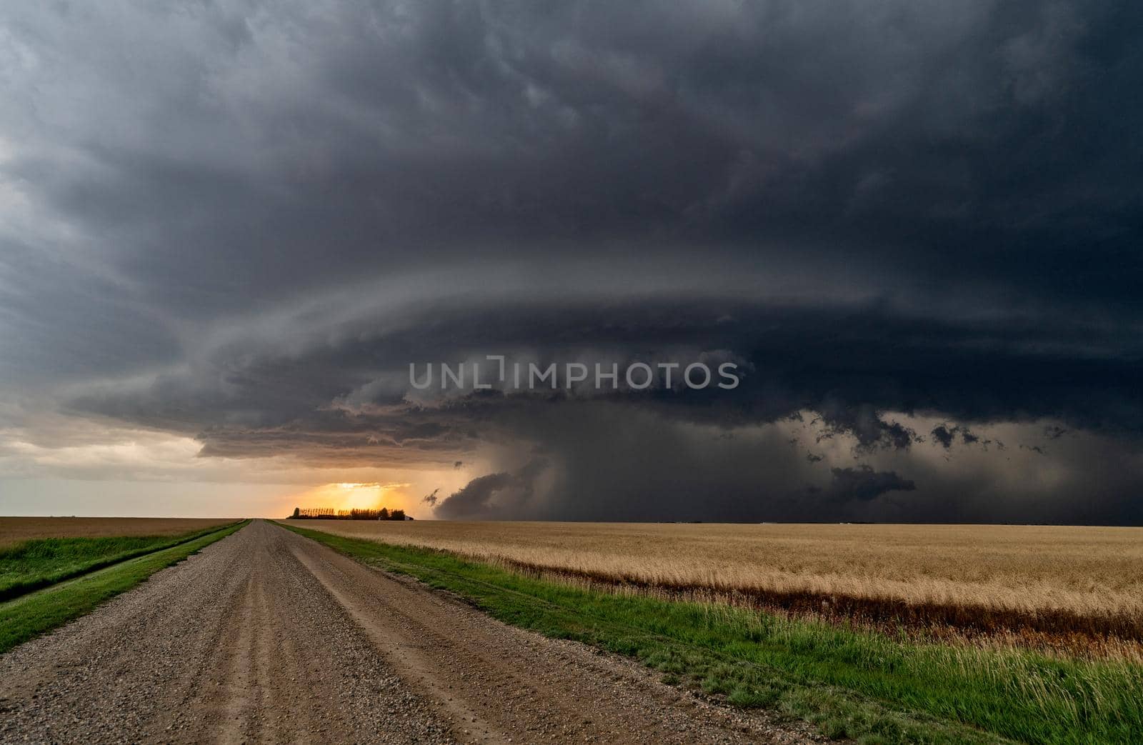 Prairie Storm Canada Summer time clouds warning
