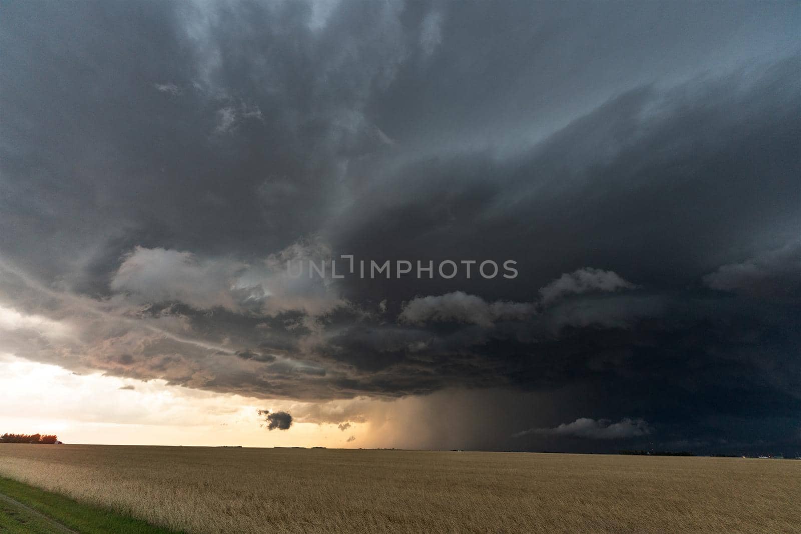 Prairie Storm Canada Summer time clouds warning