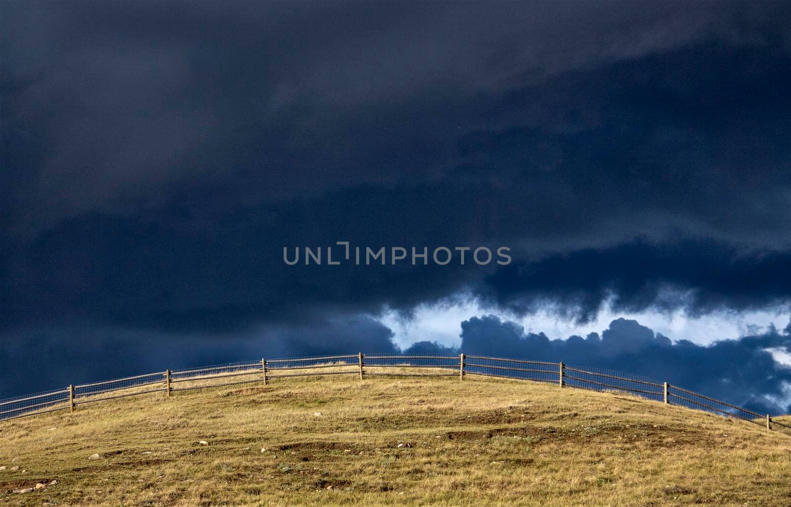 Prairie Storm Canada Summer time clouds warning