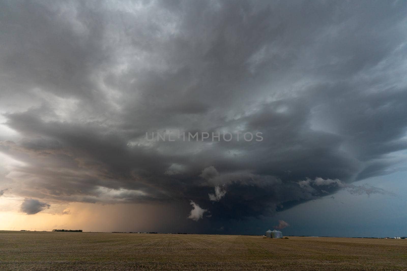 Prairie Storm Canada Summer time clouds warning