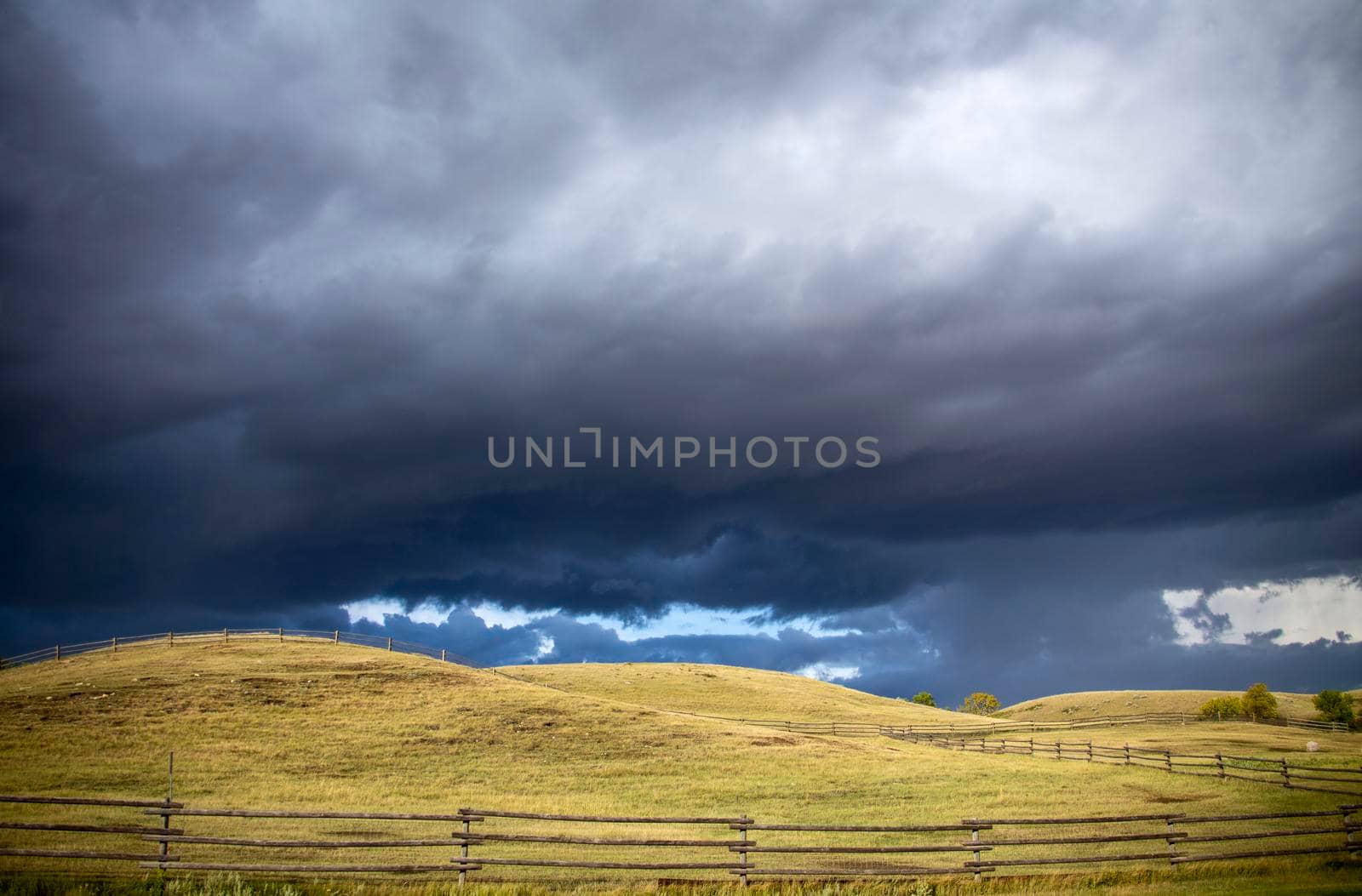 Prairie Storm Canada Summer time clouds warning