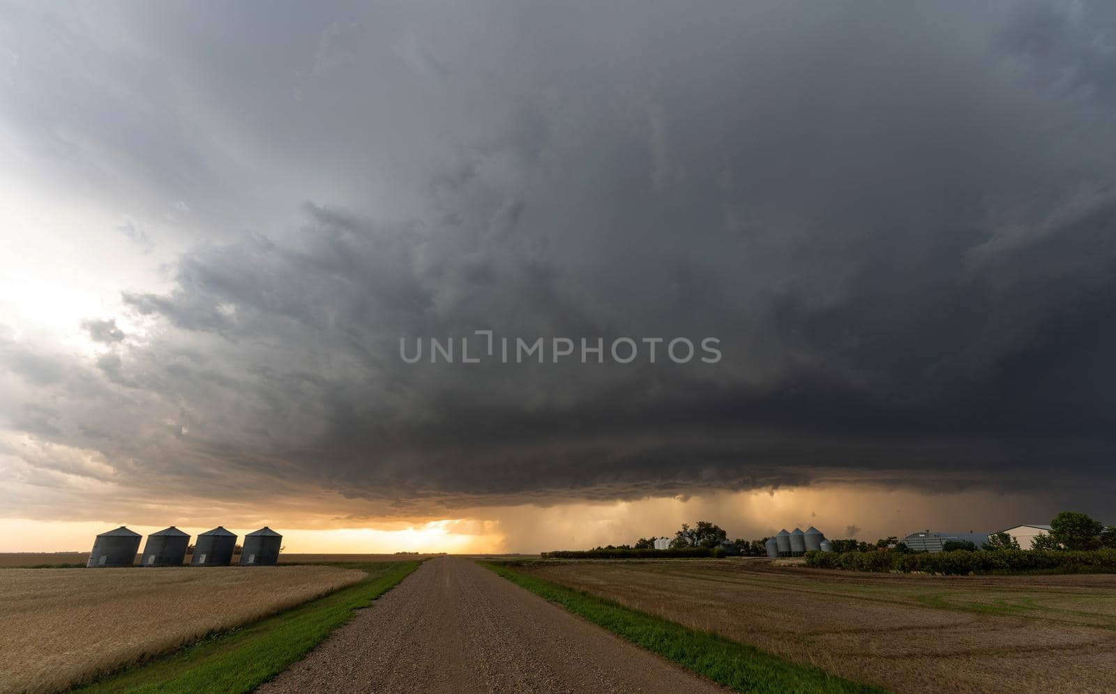 Prairie Storm Canada Summer time clouds warning