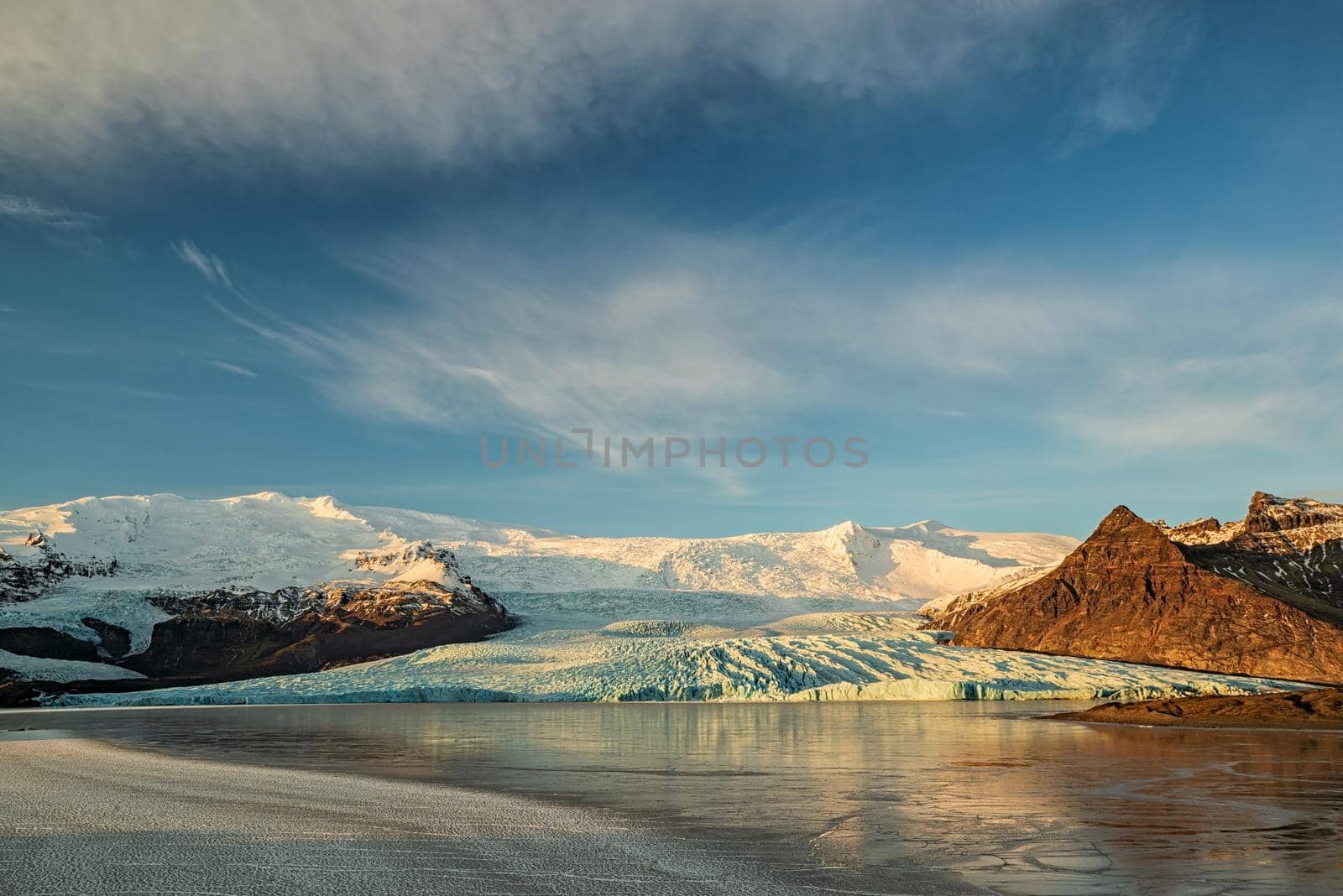 Fjallsarlon glacier lagoon in Vatnajokull National Park, Iceland