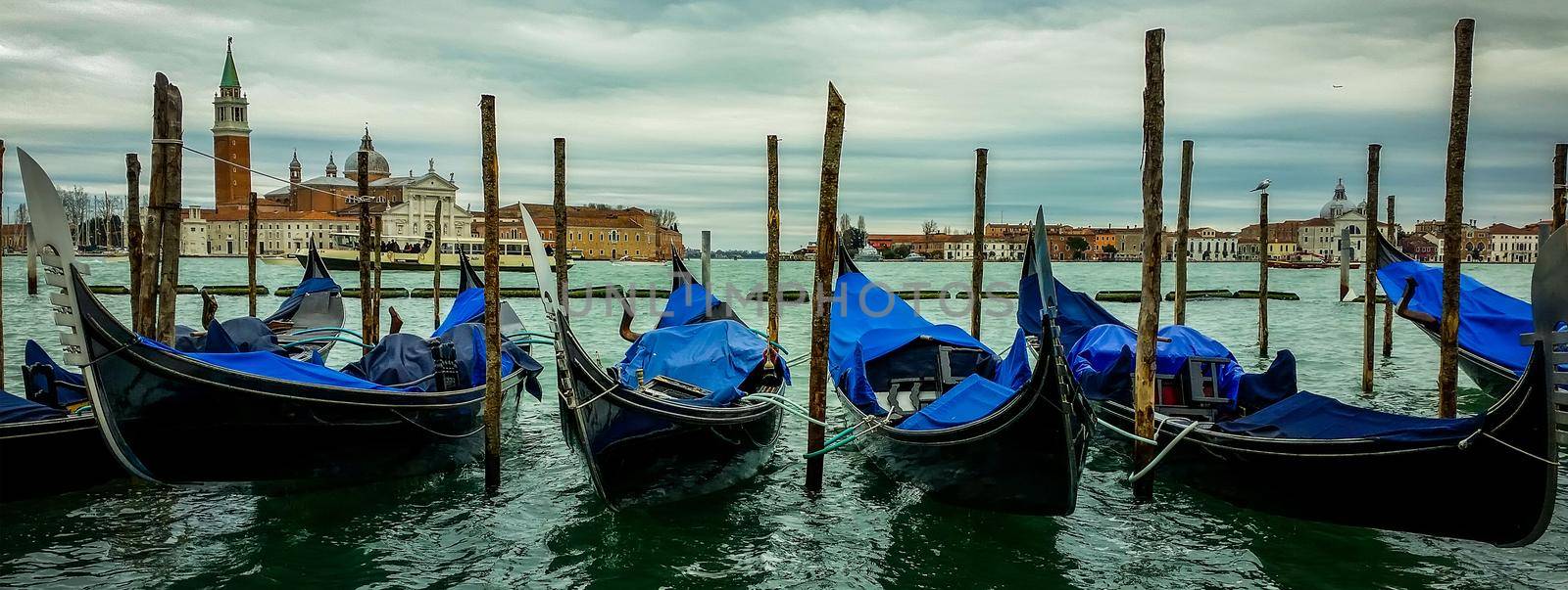 Gondola venice banner image with copy space