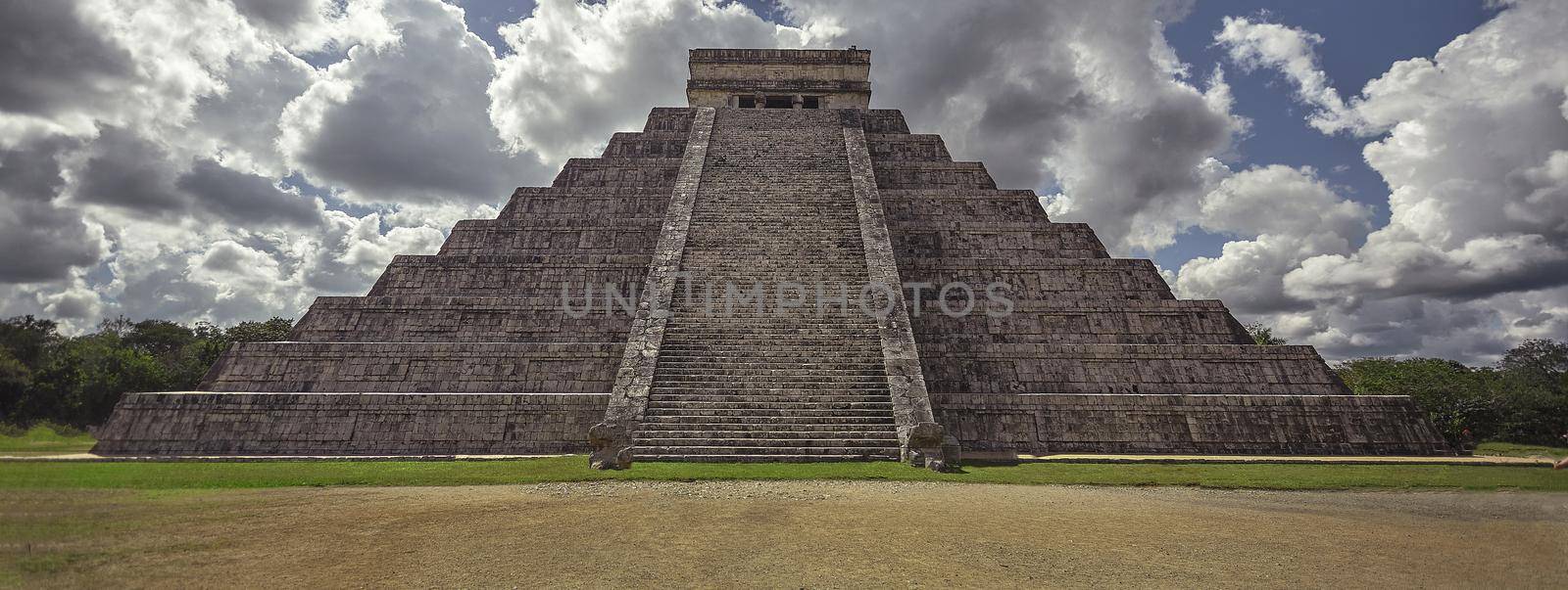 Chichen itza pyramid 3 by pippocarlot