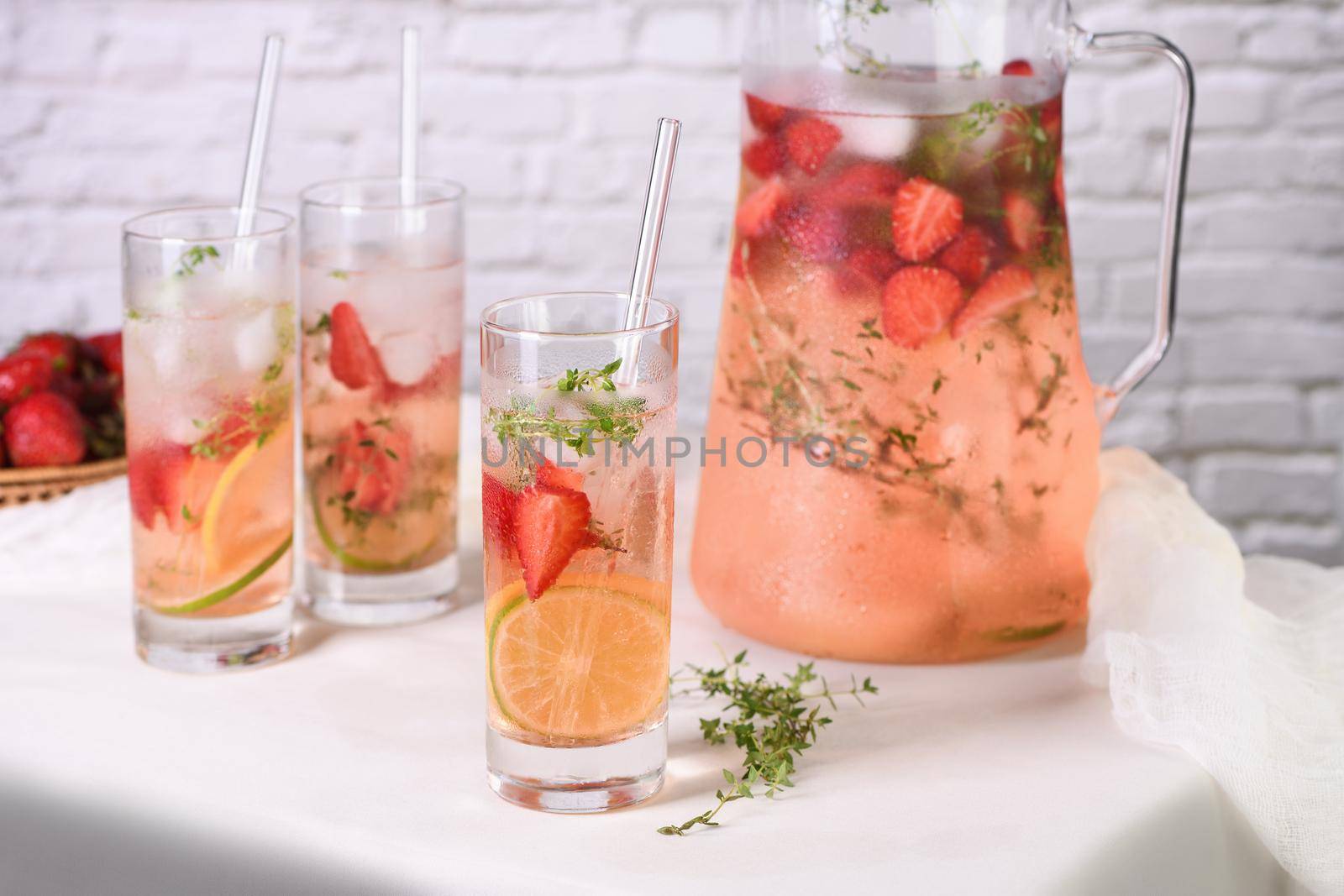 Strawberry summer cocktail with thyme by Apolonia