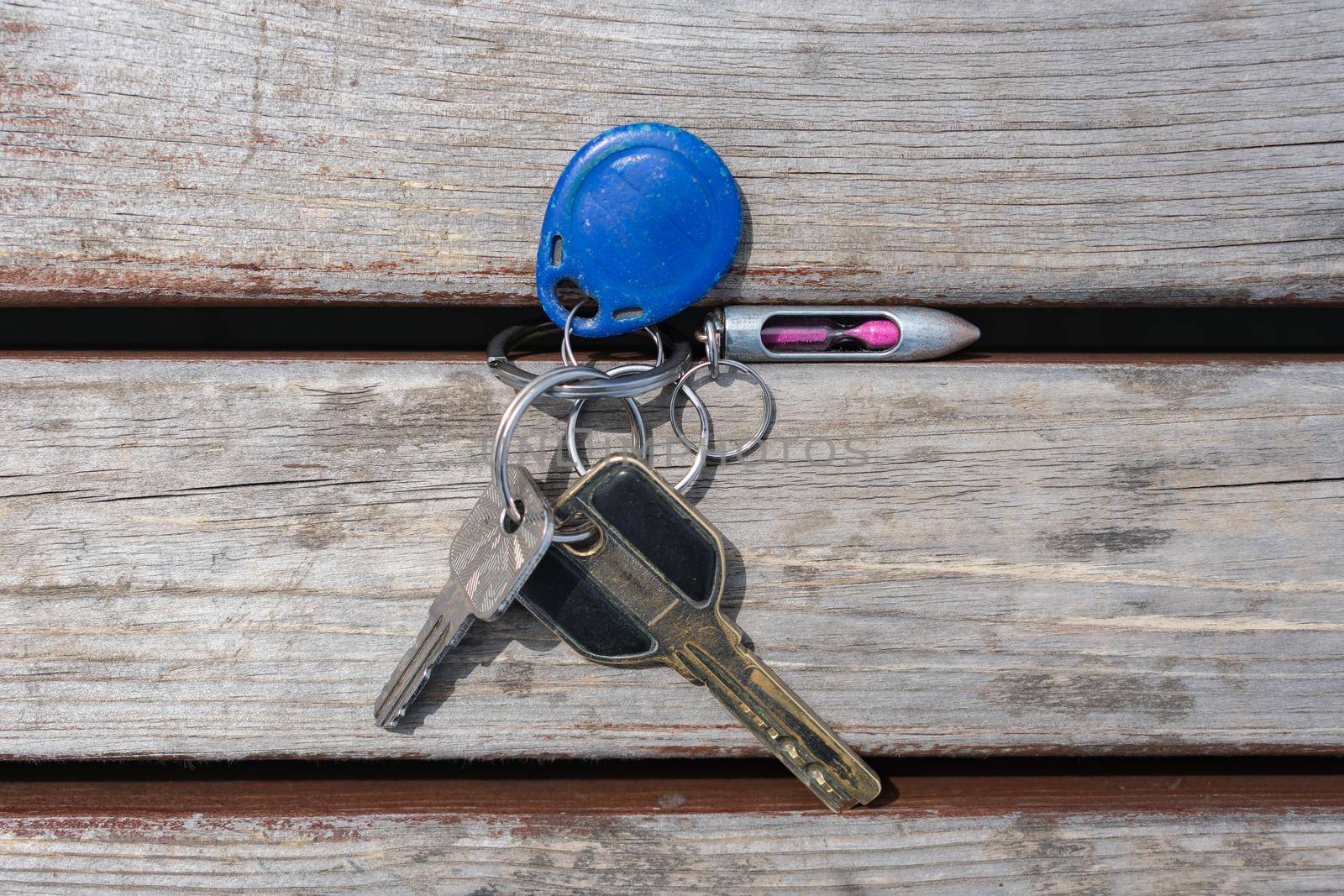 Regular bunch of keys with a key fob for unlocking the doors of the house