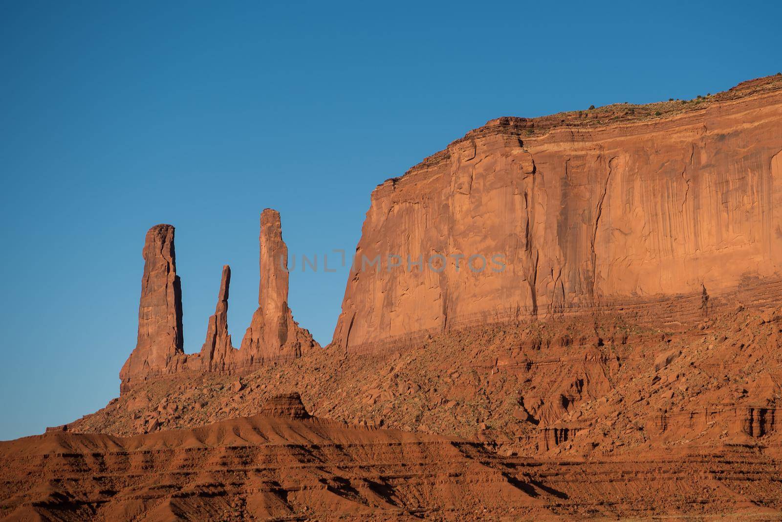 W-shape butte carved by erosion near mesa Utah by jyurinko