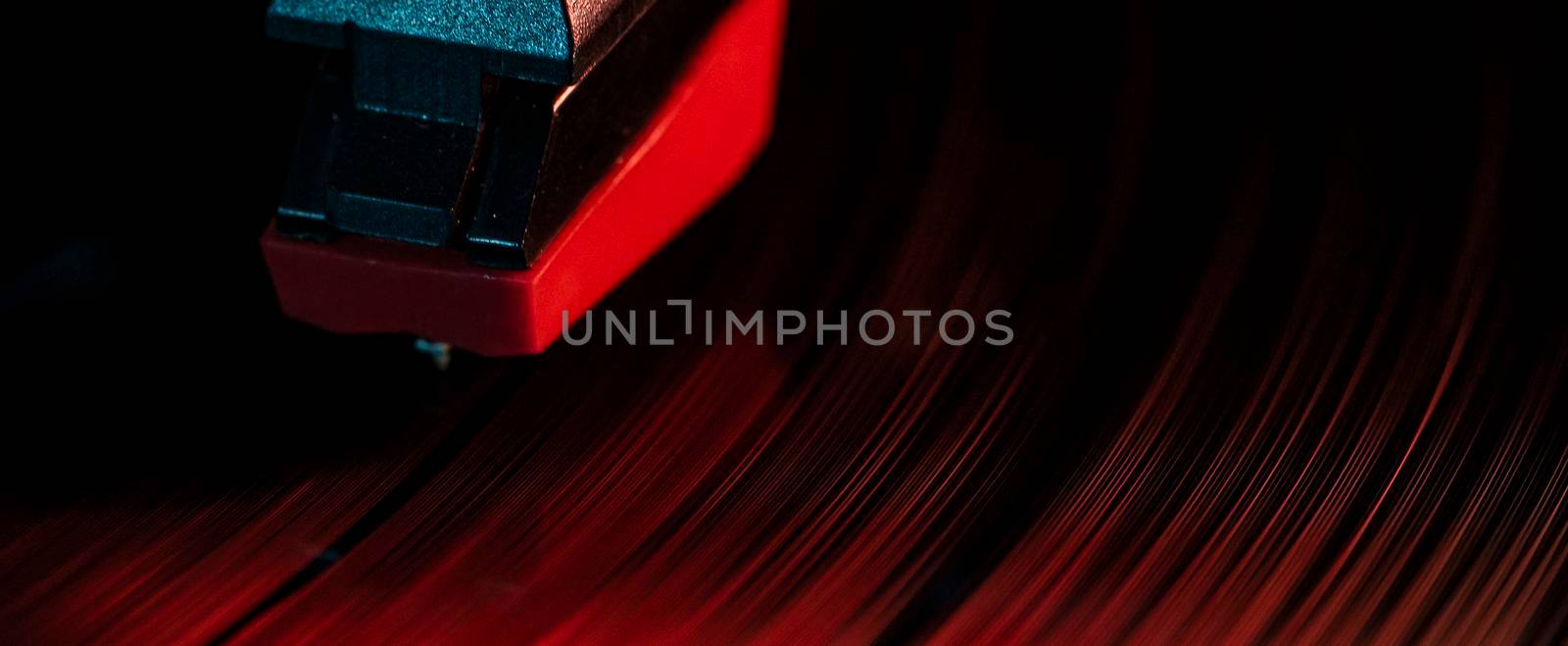 Macro Detail of needle on vinyl record disc