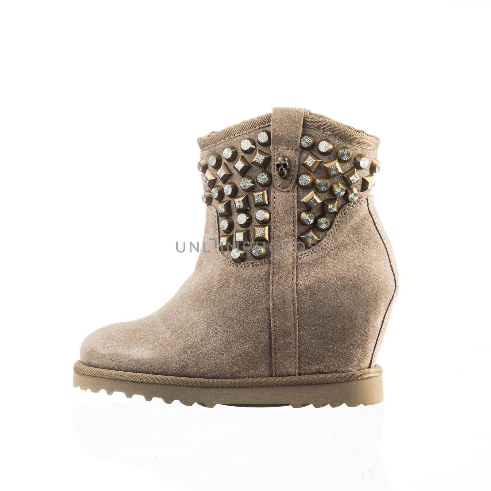 Fashionable women winter boot by nikitabuida