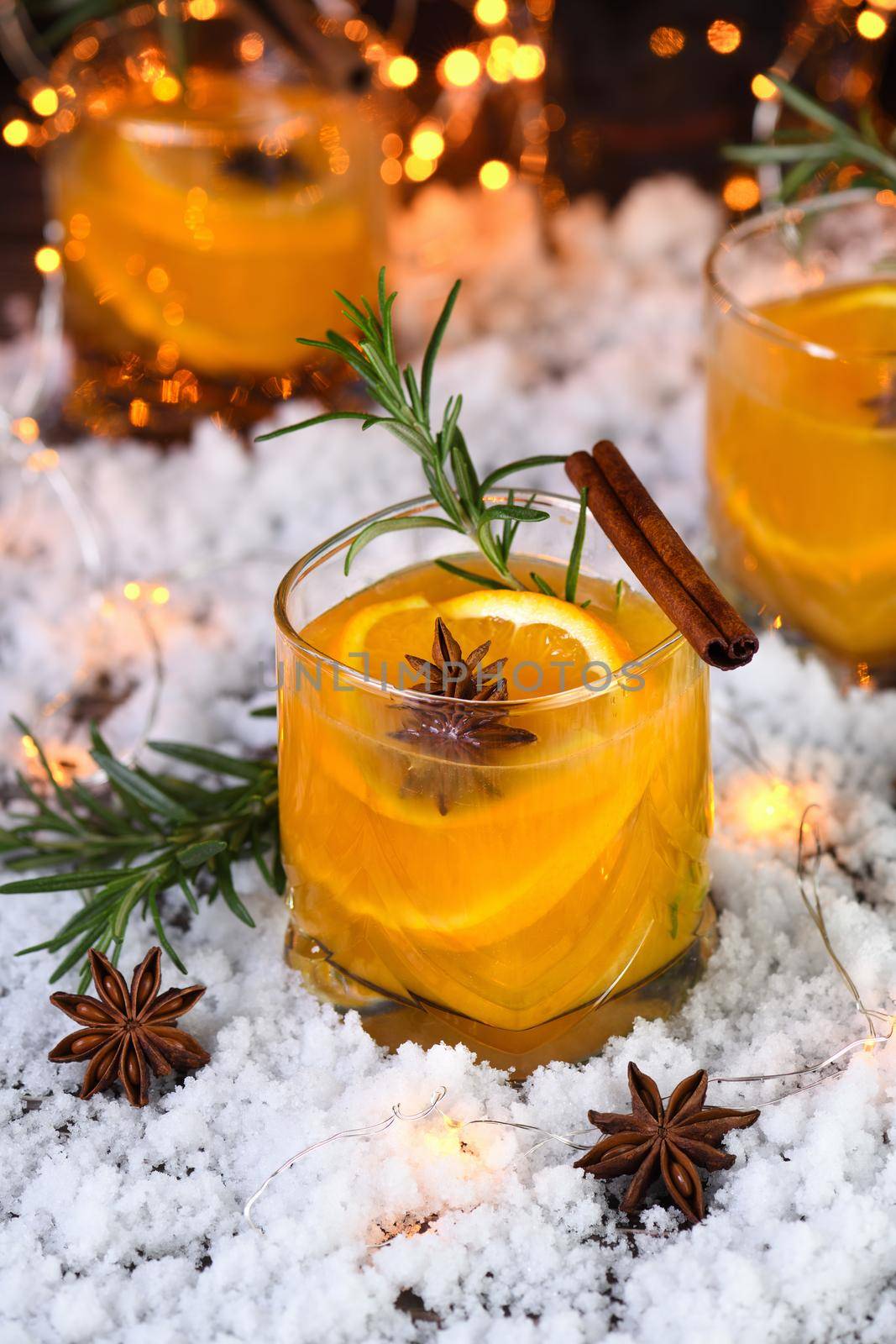 Bourbon with cinnamon with oranges juice by Apolonia