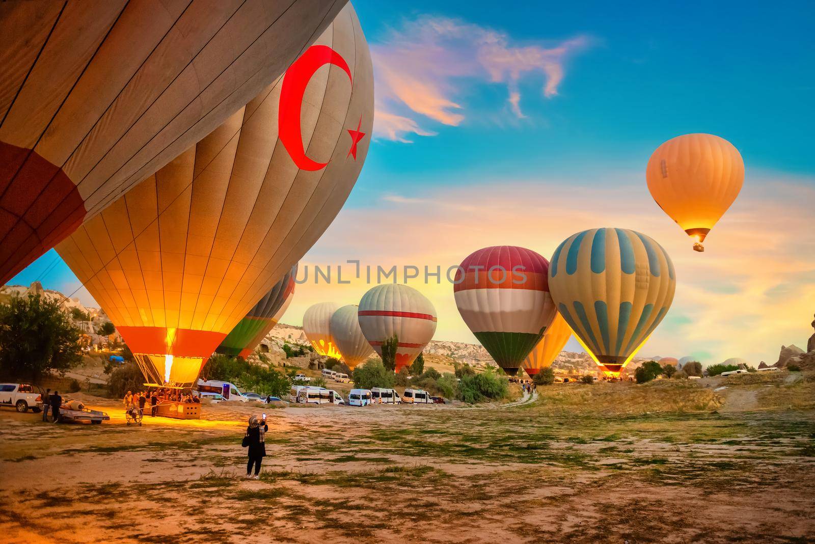 Hot air balloons at start by Givaga