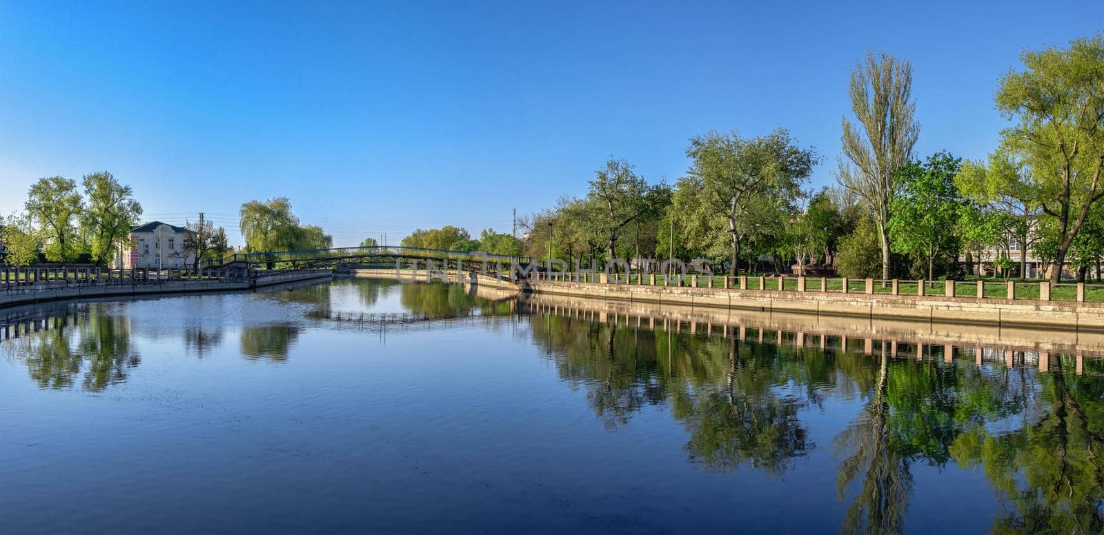 05.09.2021. Kropyvnytskyi, Ukraine. Ingul river embankment in Kropyvnytskyi, Ukraine, on a sunny spring morning
