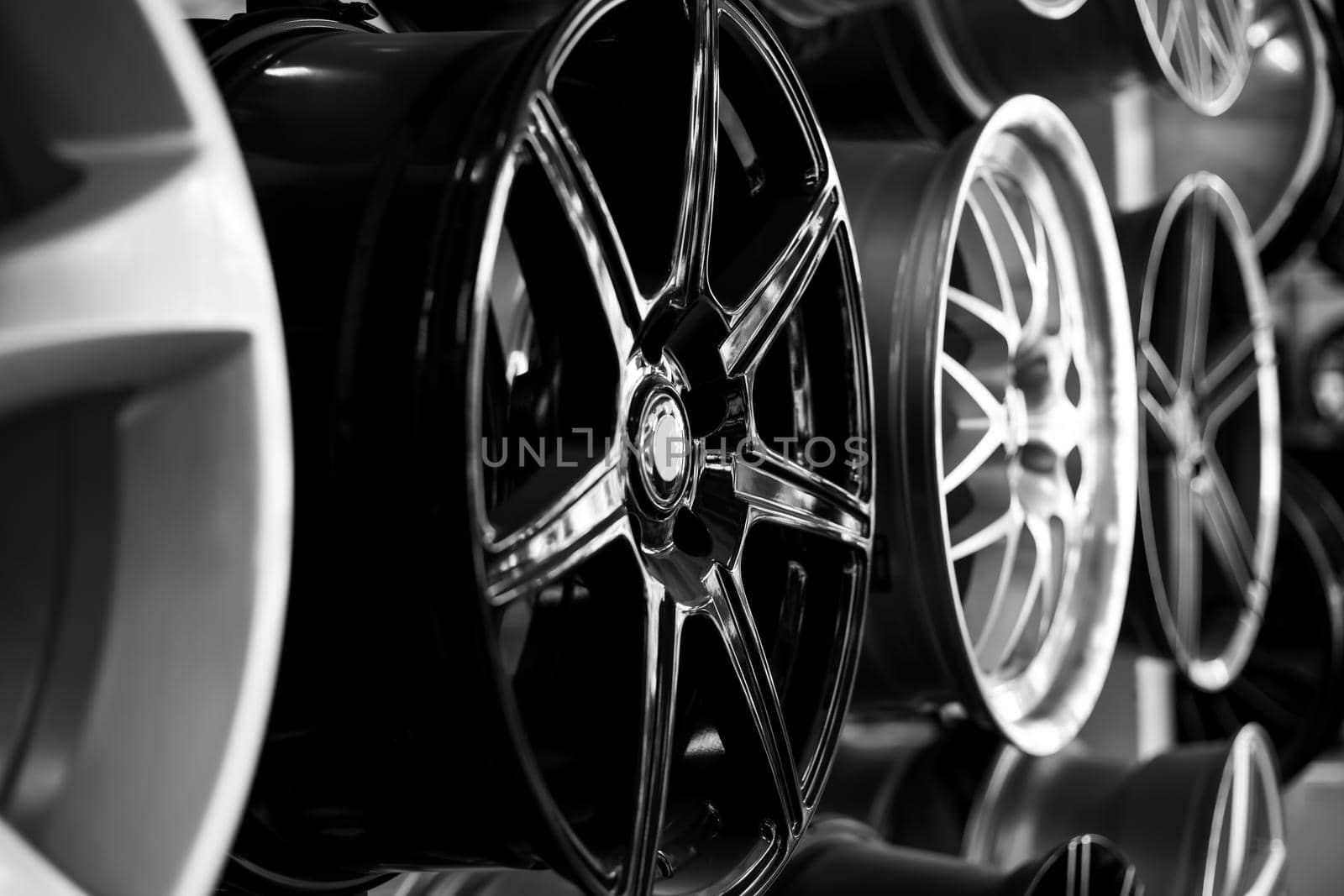 Showcase with disks of different configurations. Sale of disks and alloy wheels.