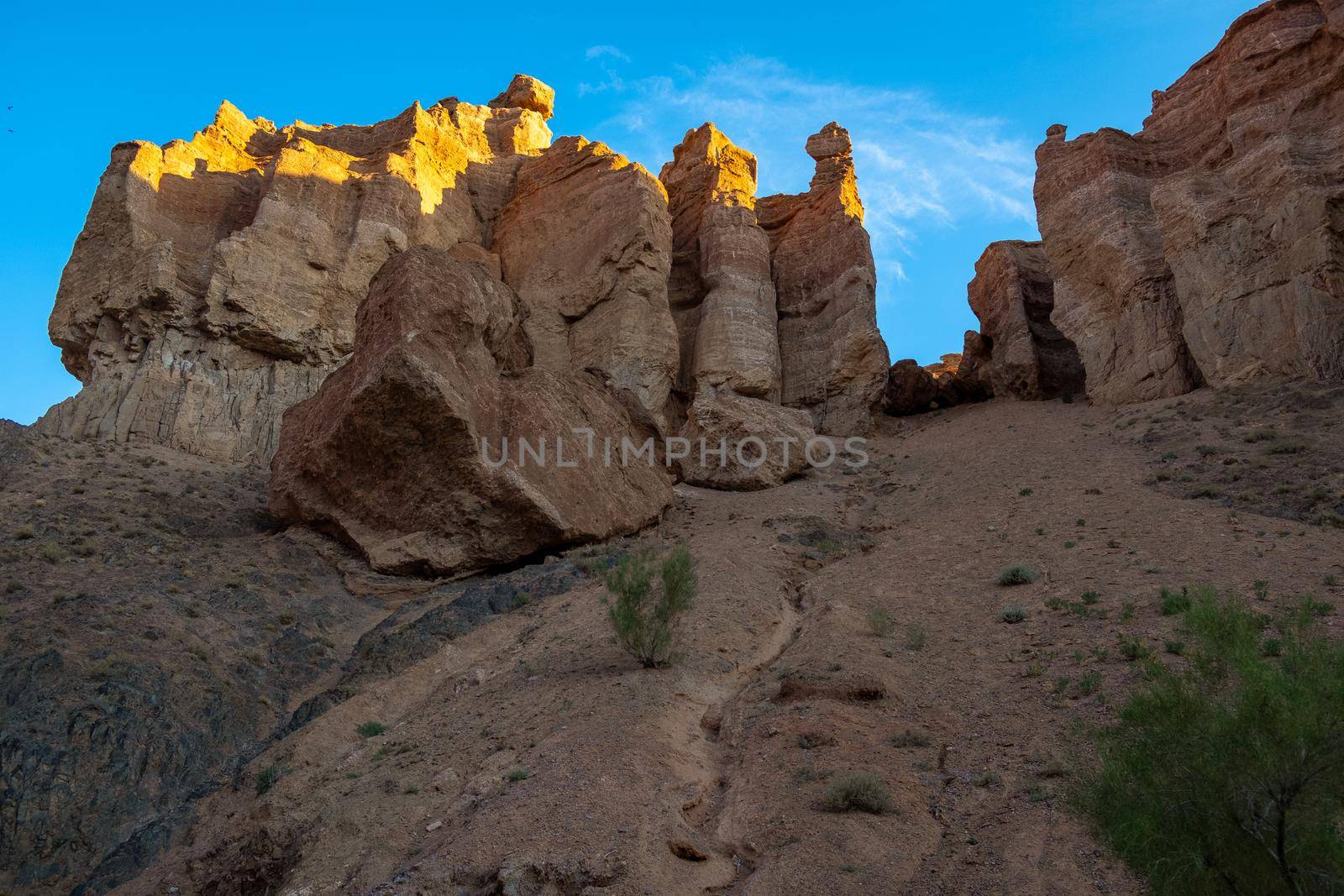 Morning rays illuminating the canyon, early in the morning