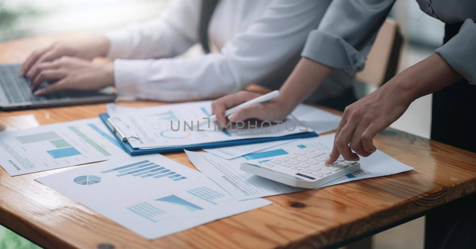 Business Finance, accounting, contract, advisor investment consulting marketing plan for the company with using tablet and computer technology in analysis.