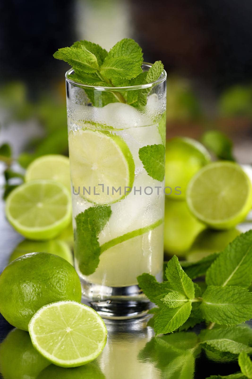 Refreshing organic Mojito cocktail made from fresh lime, white rum combined with fresh juice and mint. This is the perfect cocktail for summer days.
