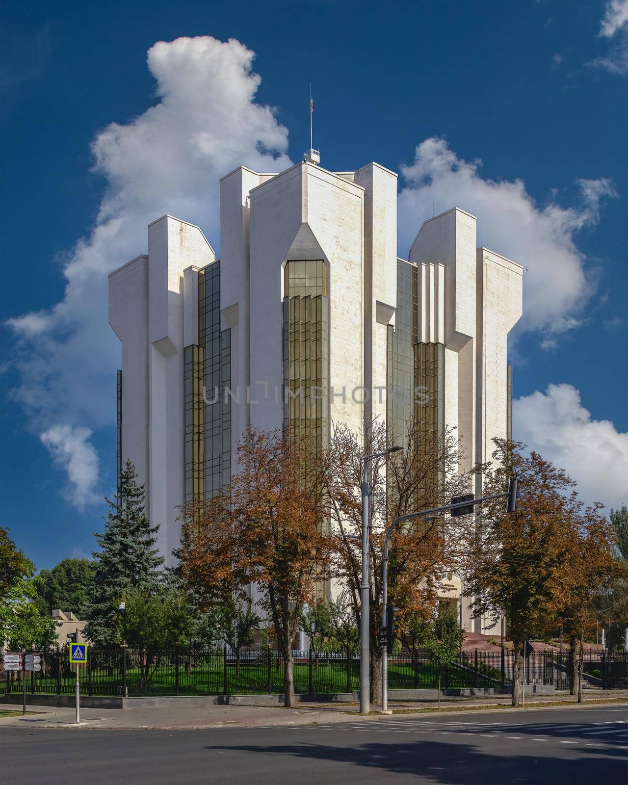 Sector Court Center in Chisinau, Moldova by Multipedia