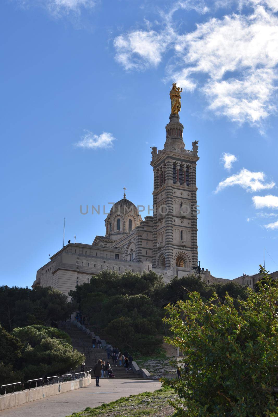 visit of the monuments of Marseille, basket district by shovag