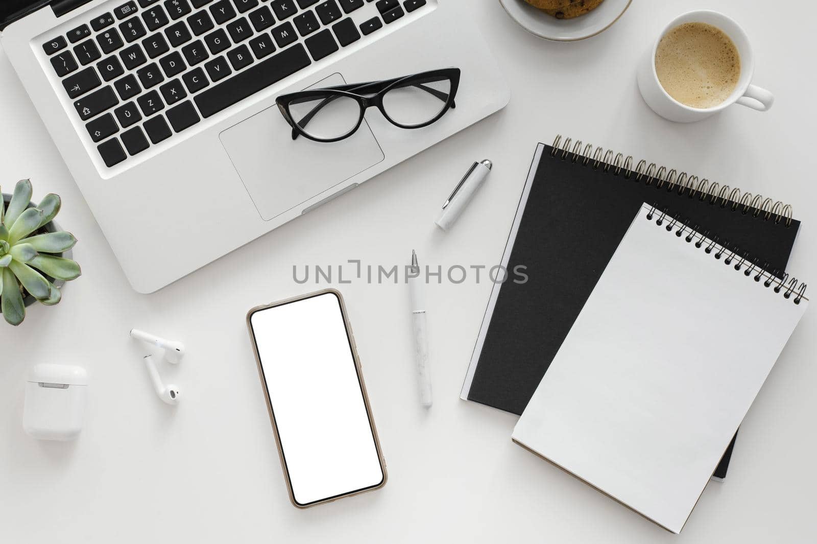 arrangement with empty notepad desk 2. Resolution and high quality beautiful photo