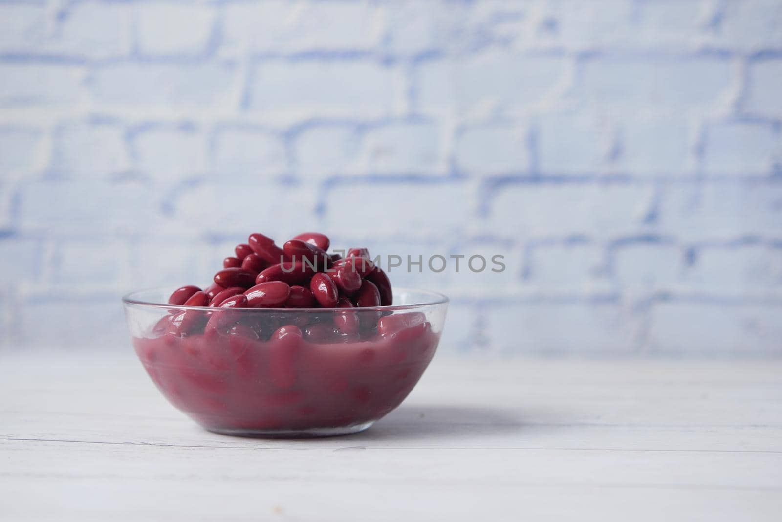 Grains Red bean in a bowl on table