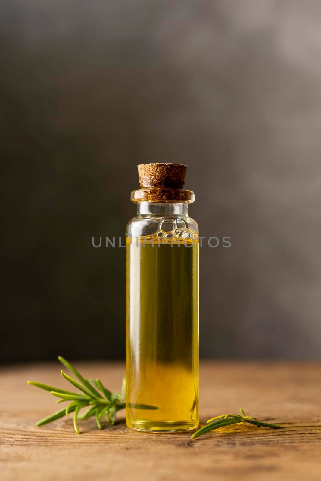 spa concept with small bottle oil. High quality photo by Zahard