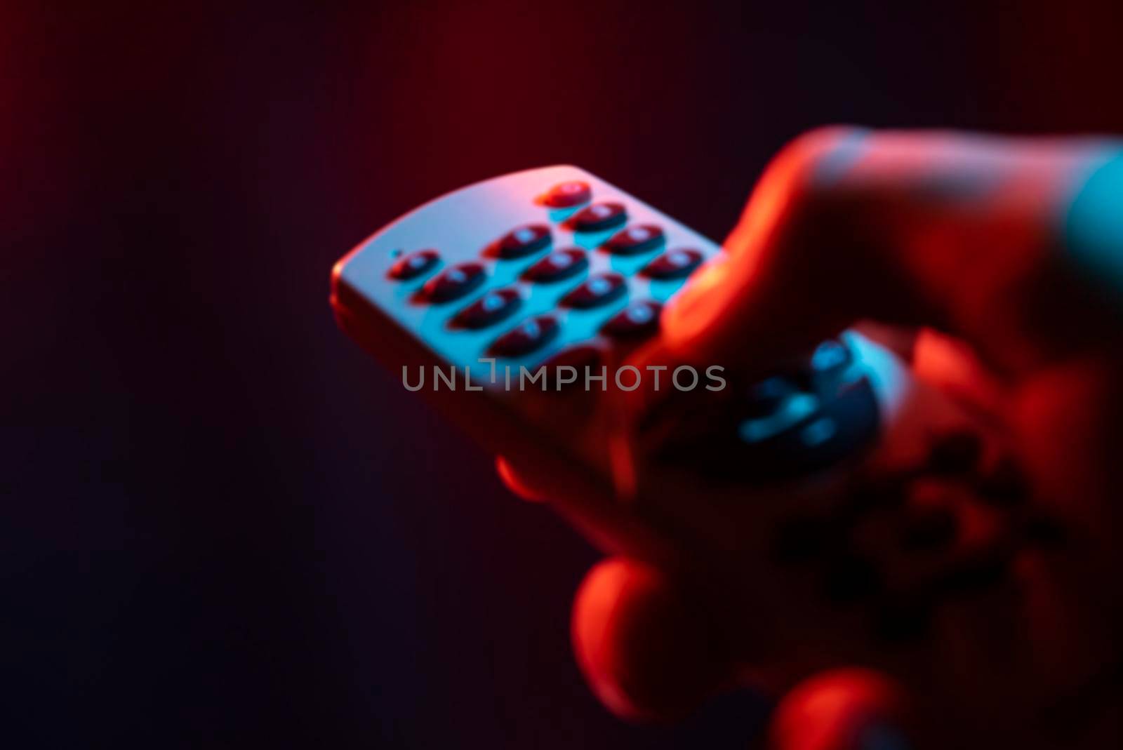 Hold remote control in hand 2 by pippocarlot