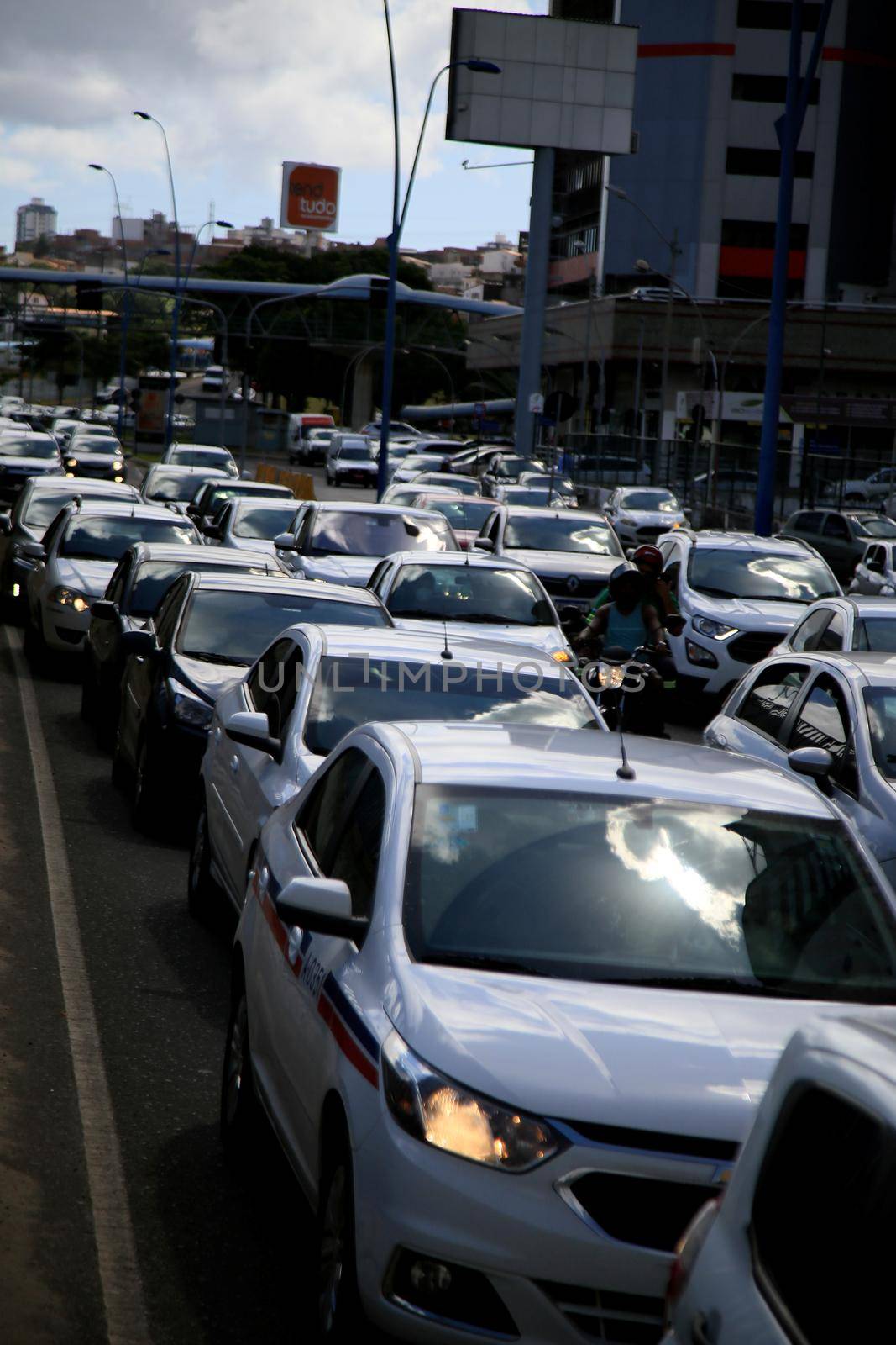 vehicle traffic in Salvador by joasouza