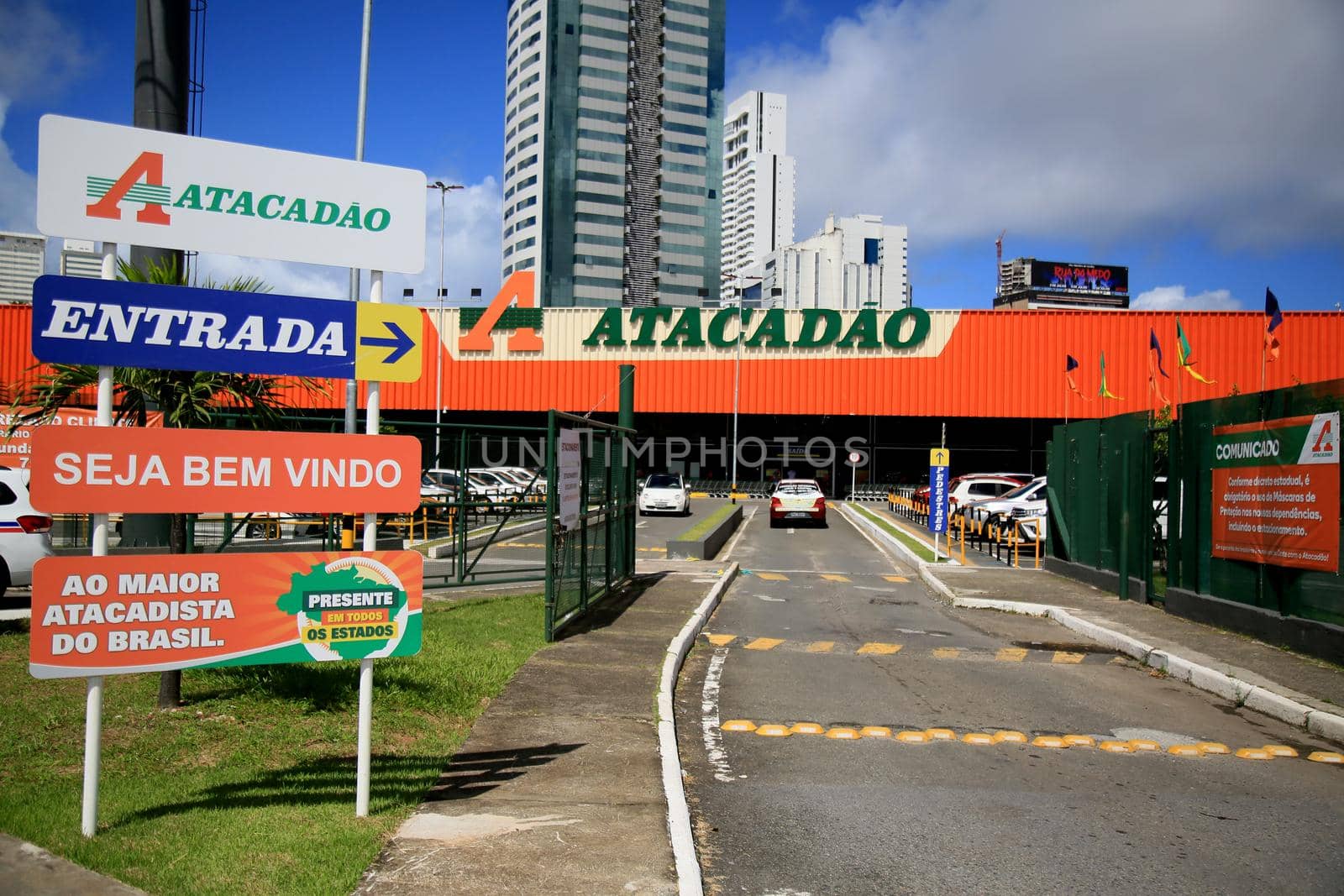 Facade of the Atacadao supermarket  by joasouza