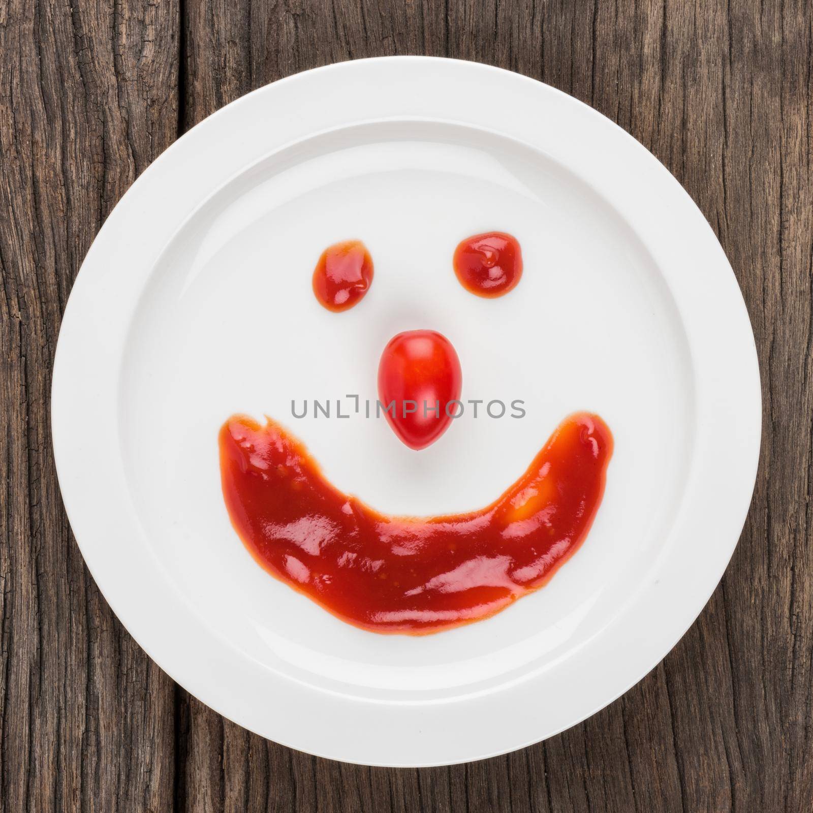 closeup details of ketchup and tomatoes