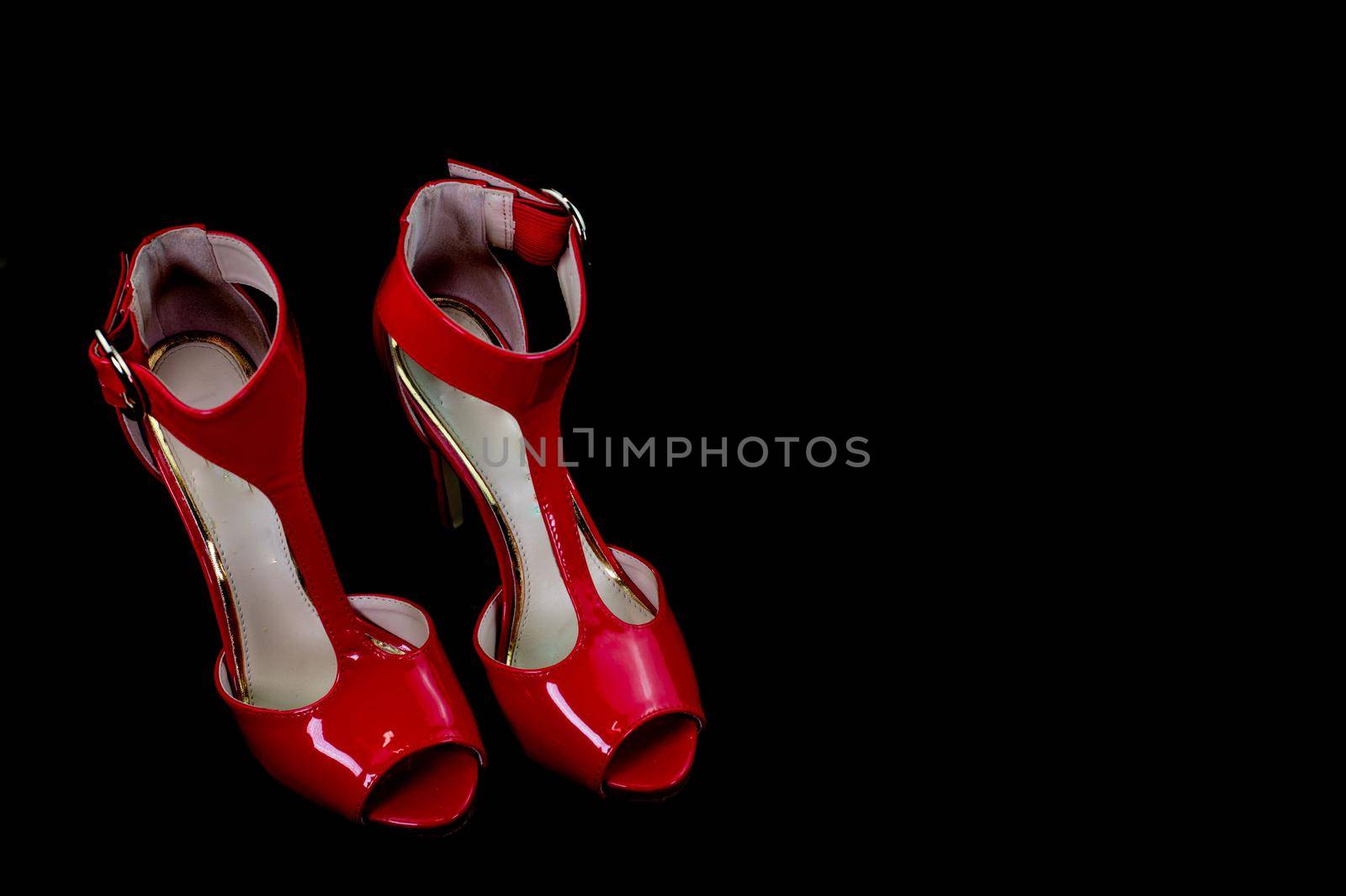 sandal with red patent heel by carfedeph