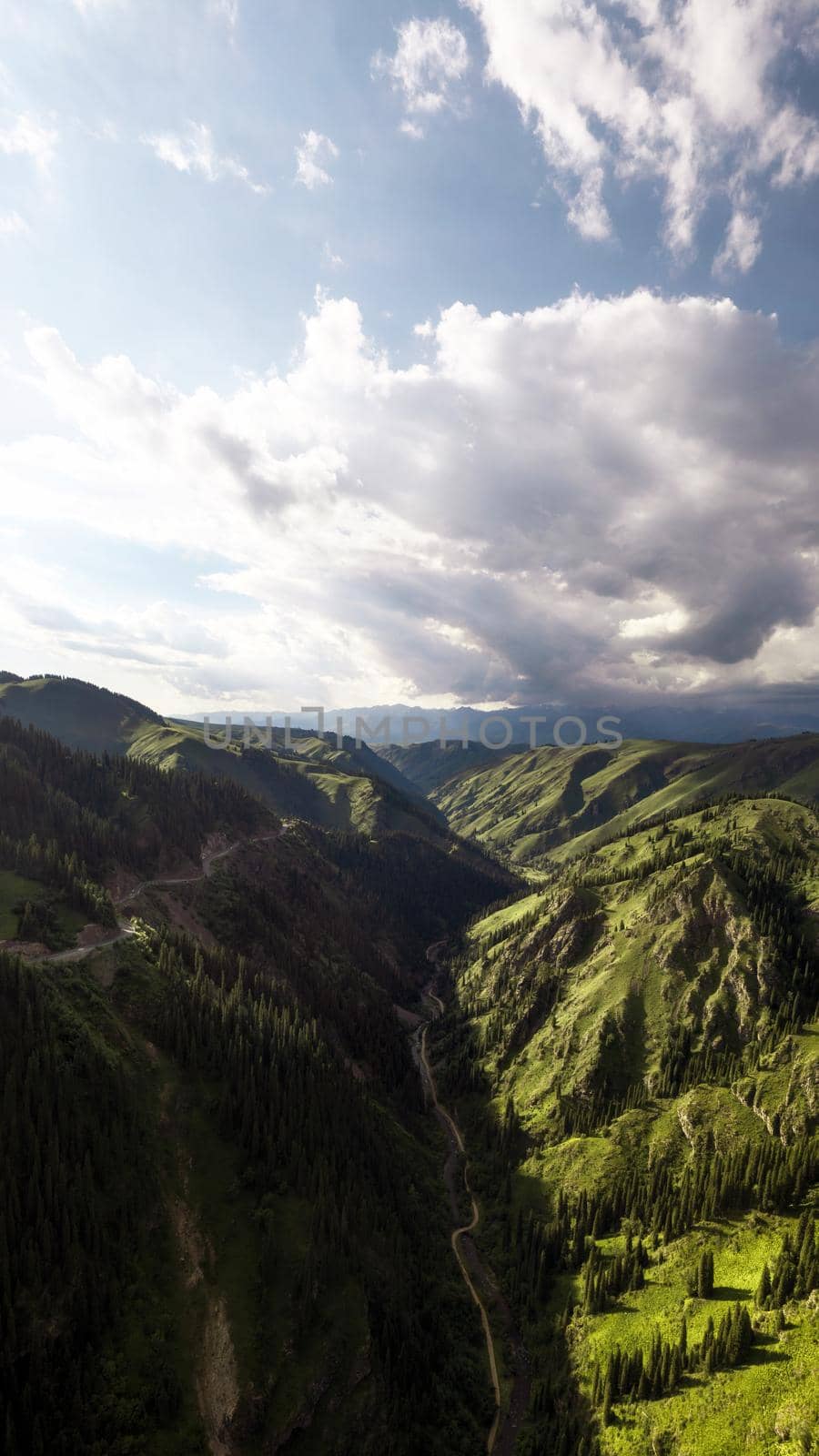 Mountains with a cloud day. by vinkfan