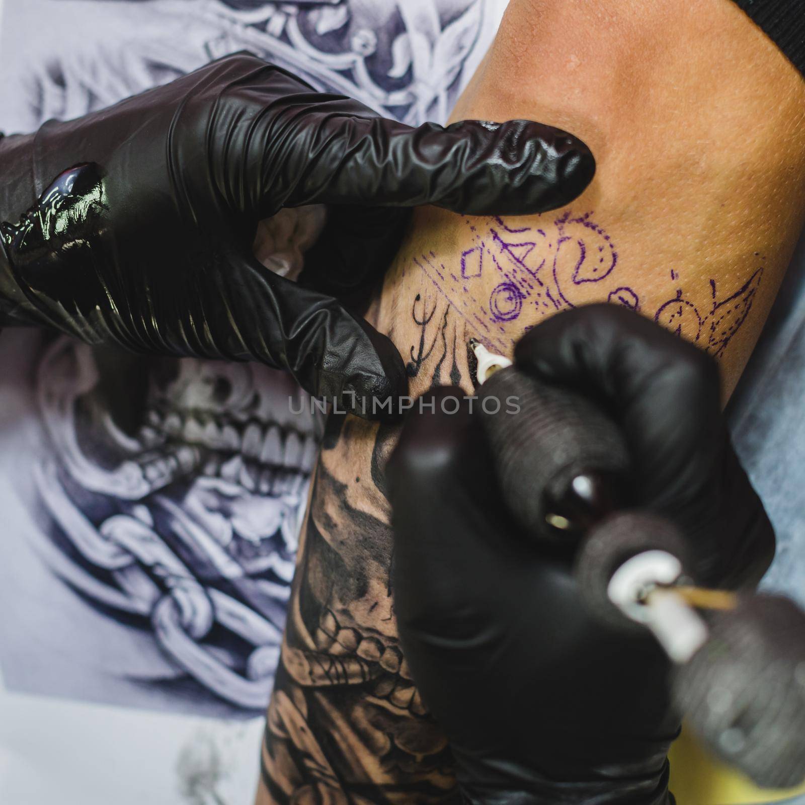 hands gloves doing tattoo by Zahard