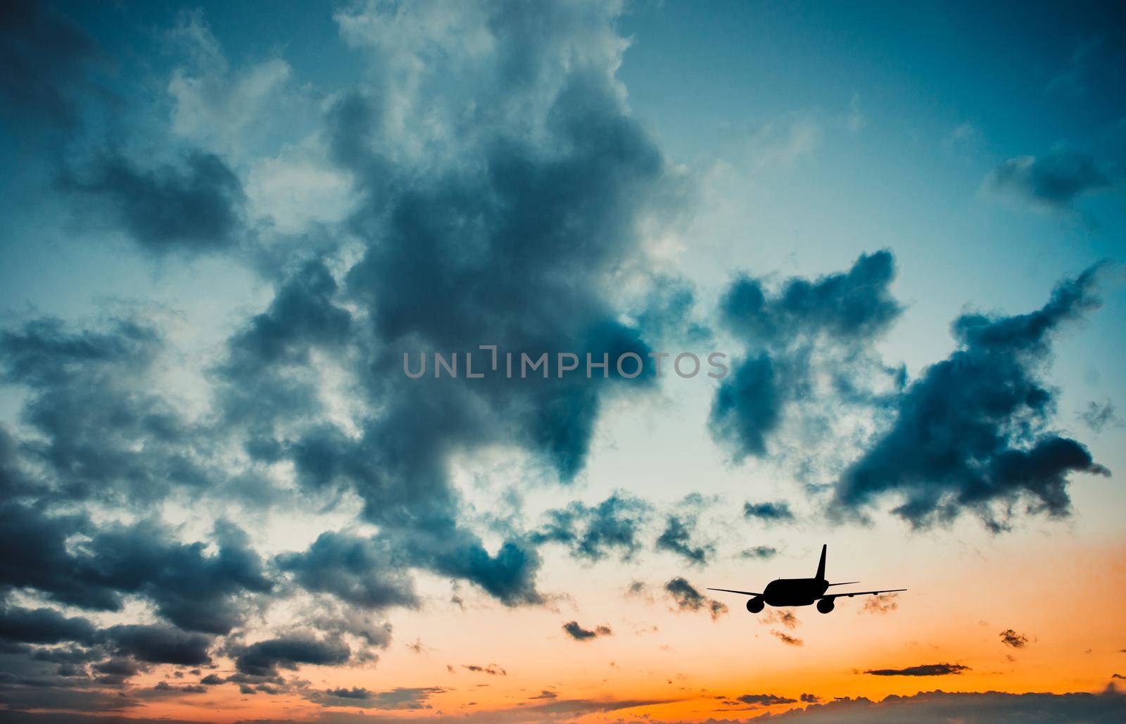 Airplane in the sky by tan4ikk1