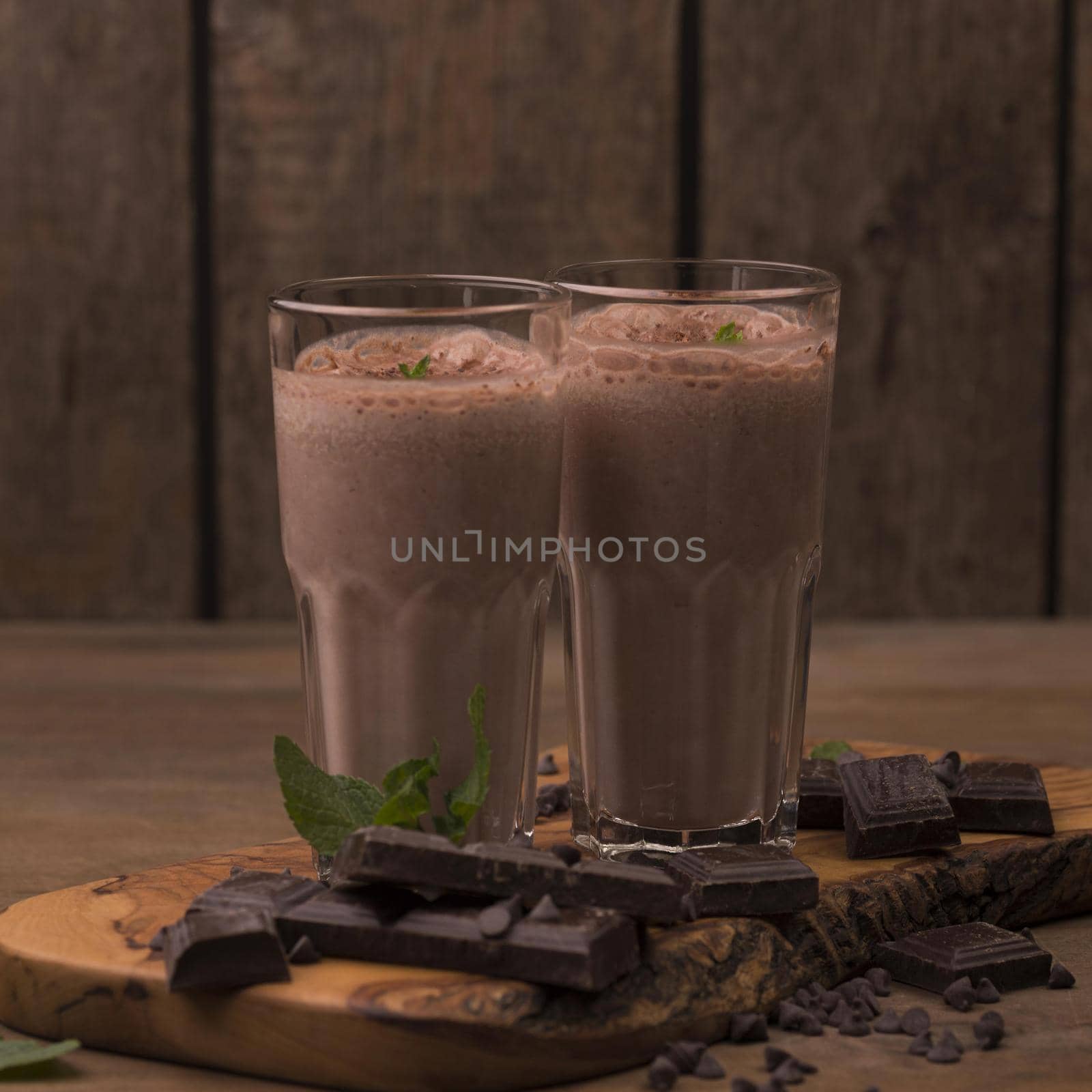 front view milkshake glasses with chocolate mint by Zahard